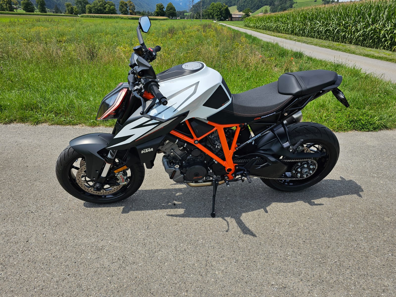 KTM 1290 Super Duke R-image-3