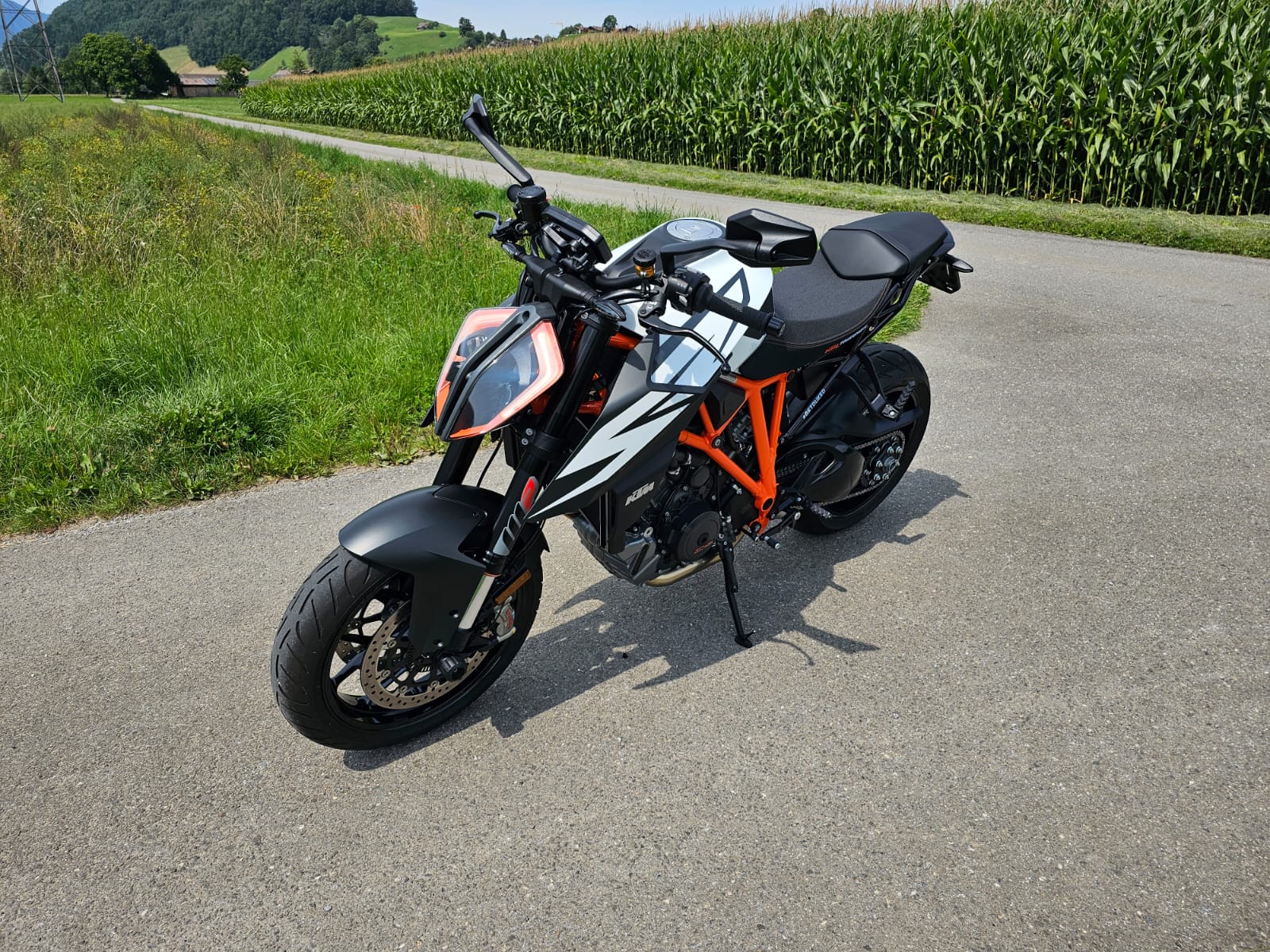 KTM 1290 Super Duke R-image-2