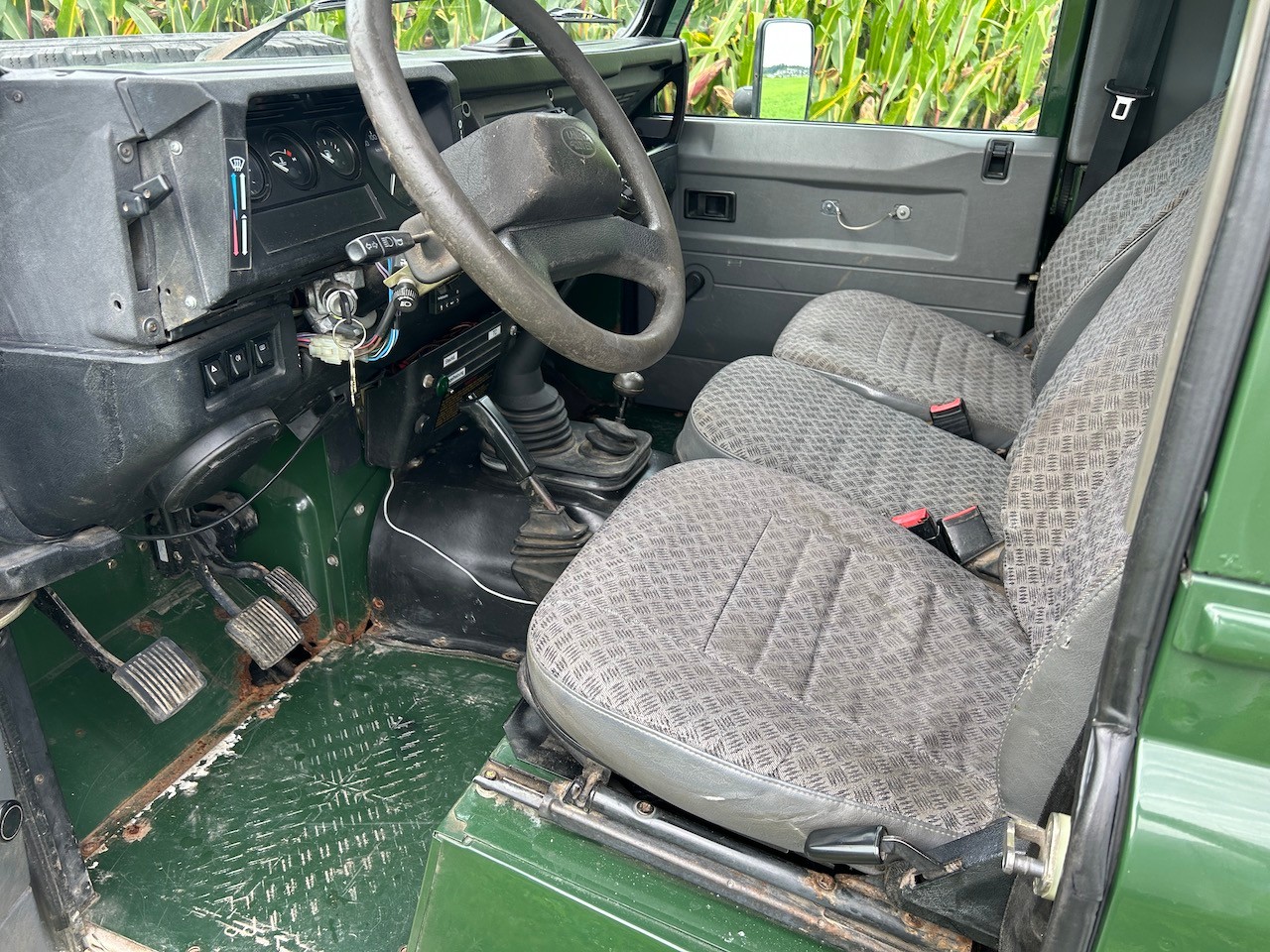LAND ROVER Defender 90 SW 2.5 Td5-image-12