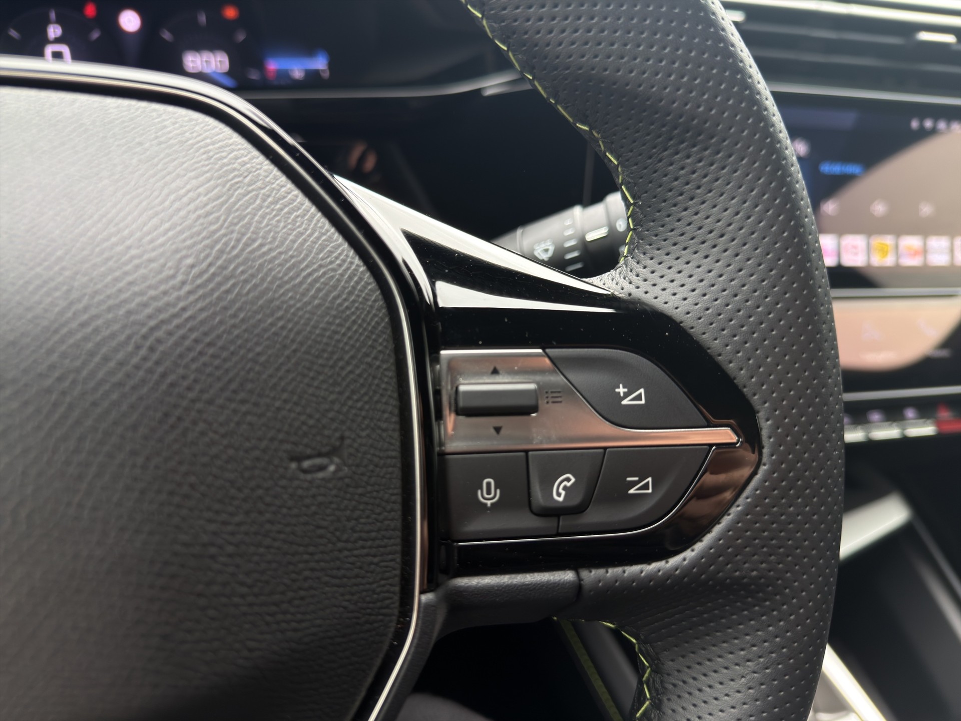 PEUGEOT 308 1.2 PureTech GT-image-22