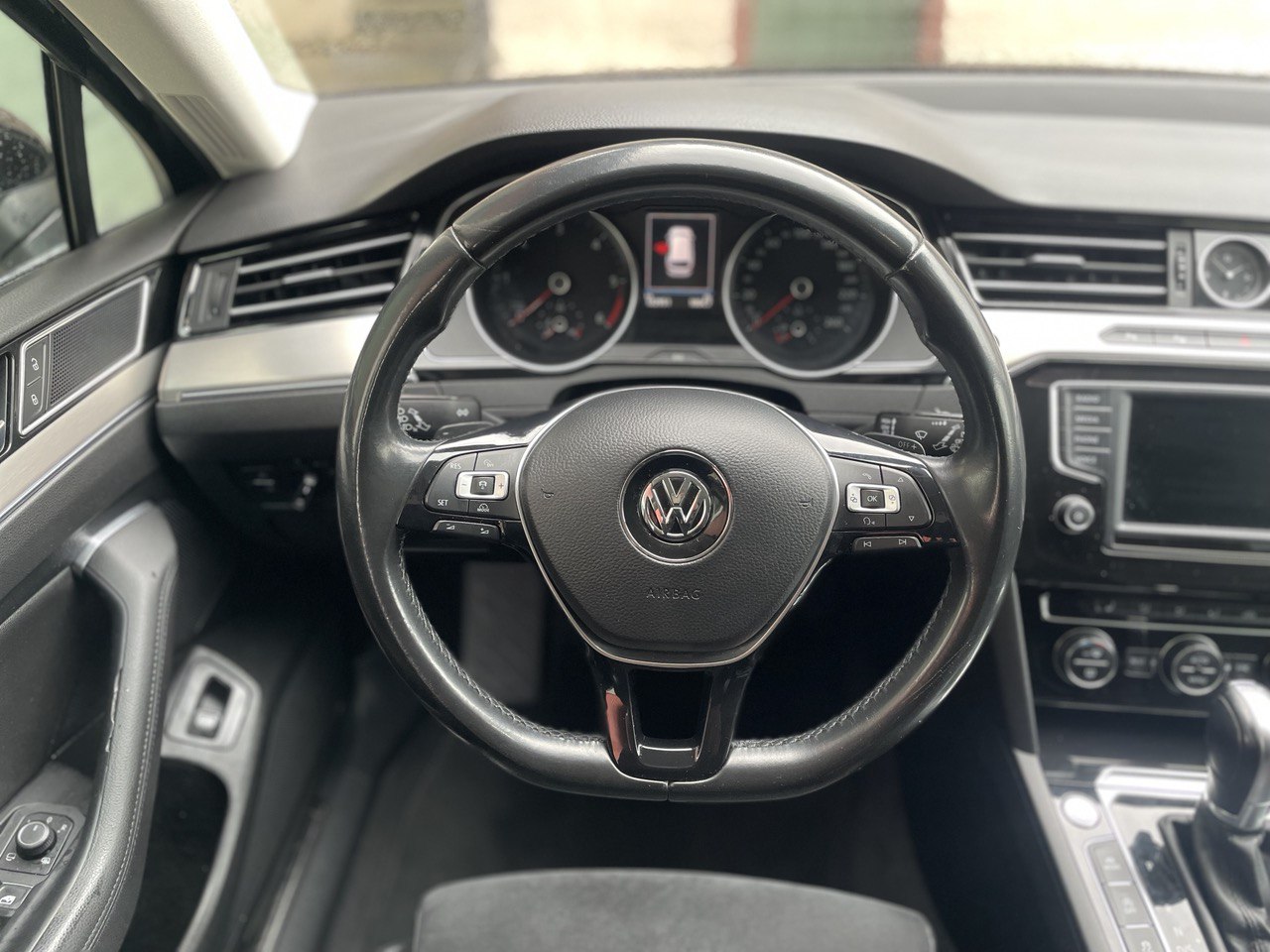 VW Passat Variant 2.0 TDI SCR BMT Highline DSG-image-12