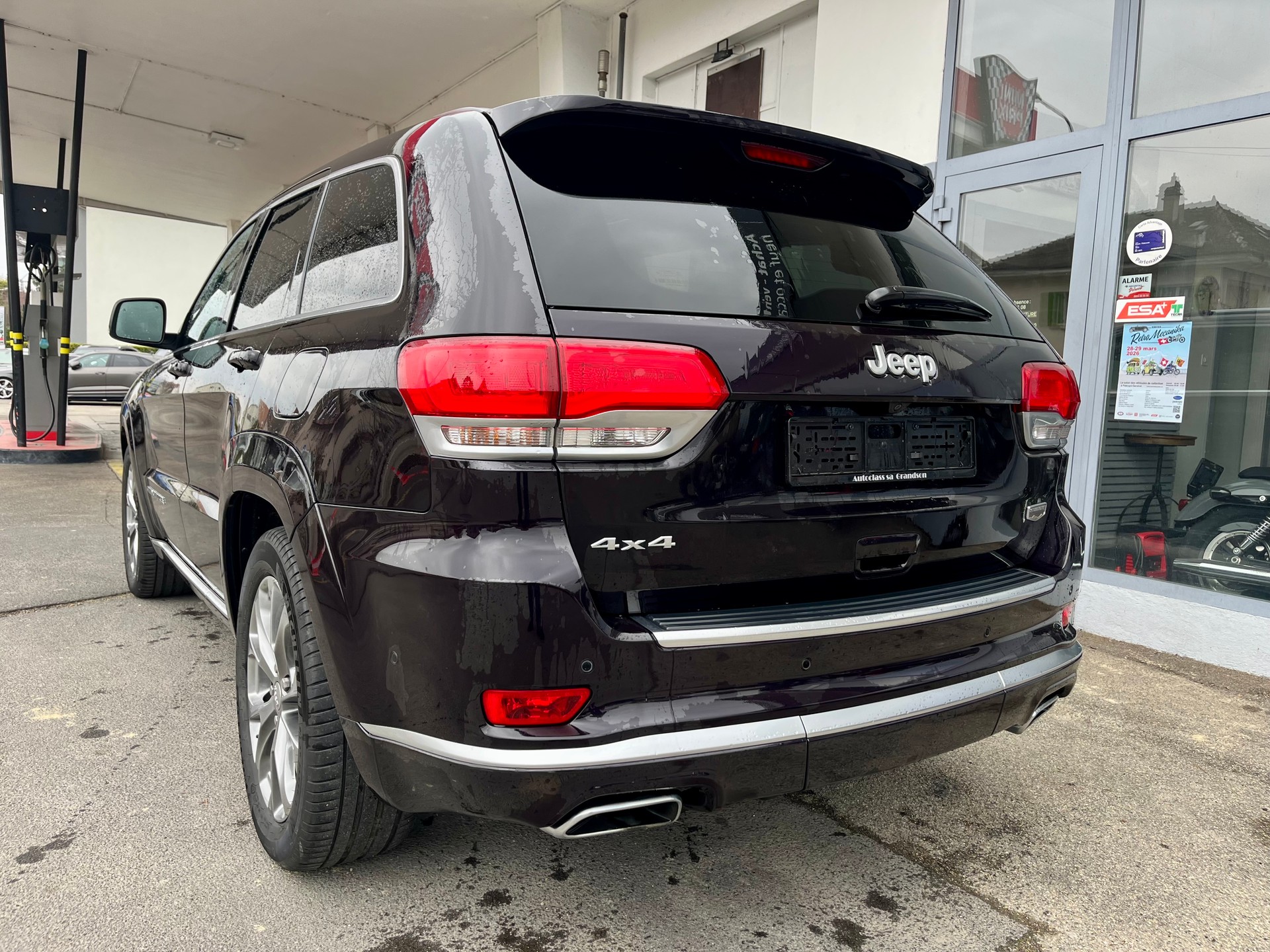 JEEP Grand Cherokee 3.0 CRD Summit Automatic-showroom-element-2