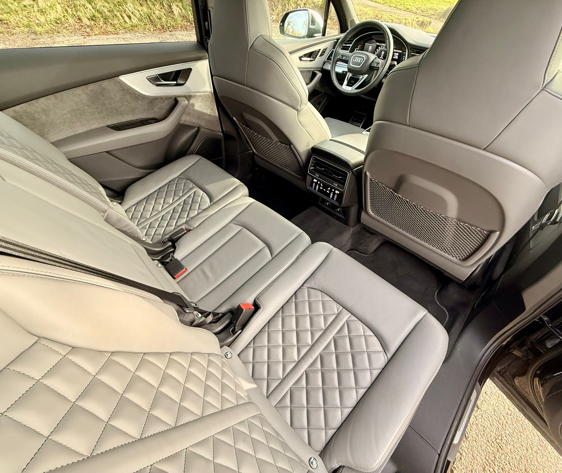 AUDI SQ7 TFSI quattro tiptronic-image-27