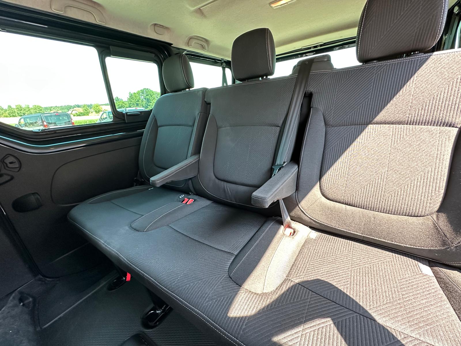 NISSAN Primastarr Kombi 2.8 t L1 H1 2. Tekna 8 Plätzer-image-8