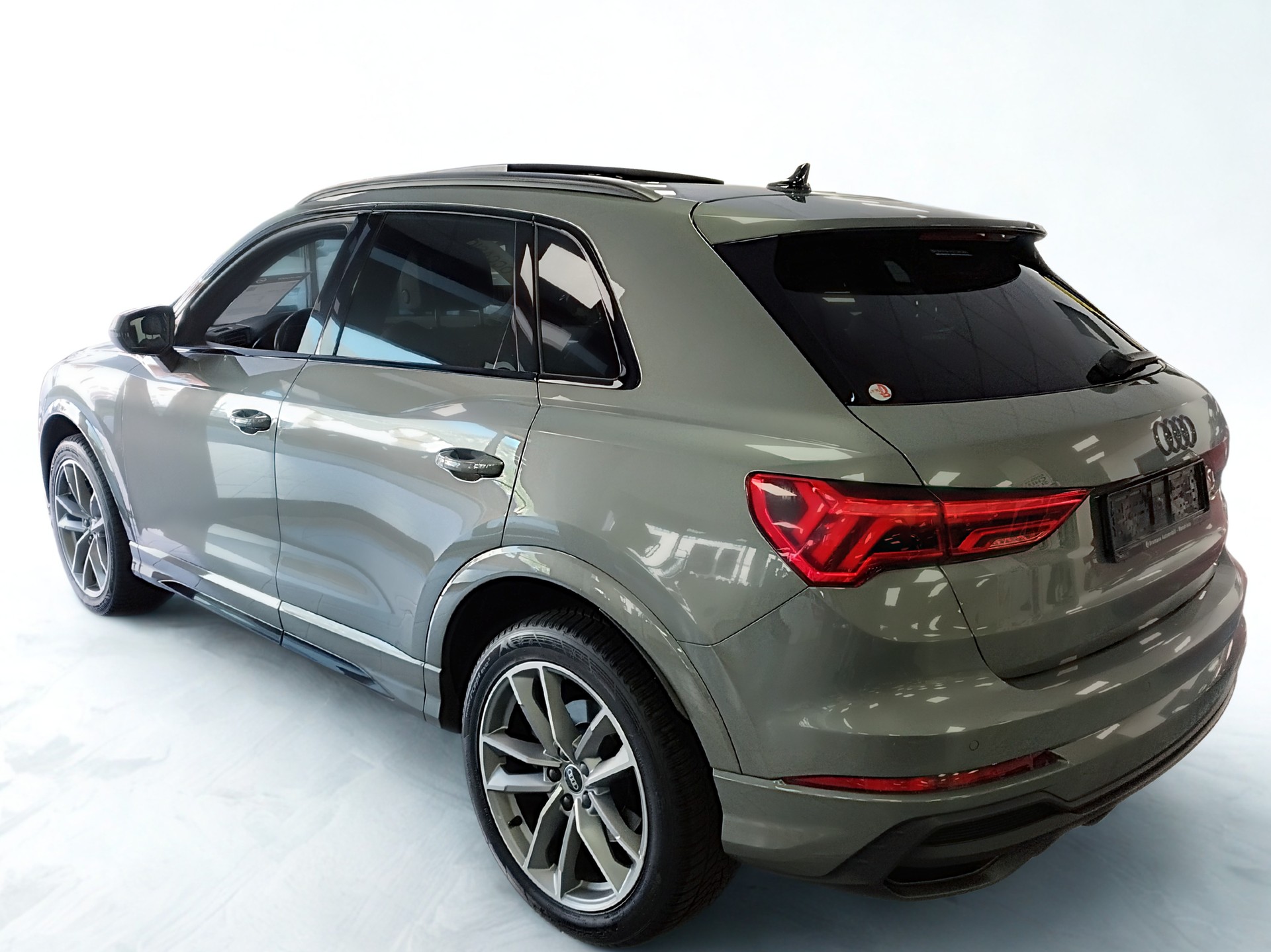 AUDI Q3 Sportback 40 TDI S line quattro S-tronic-image-1