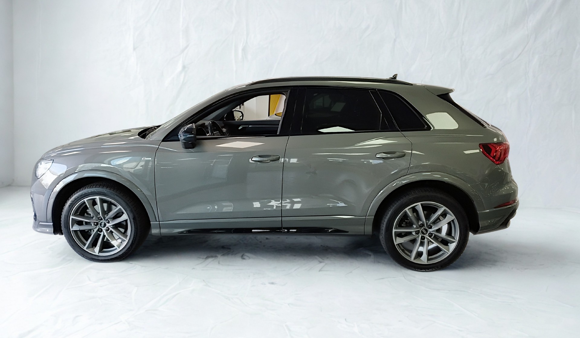 AUDI Q3 Sportback 40 TDI S line quattro S-tronic-image-4