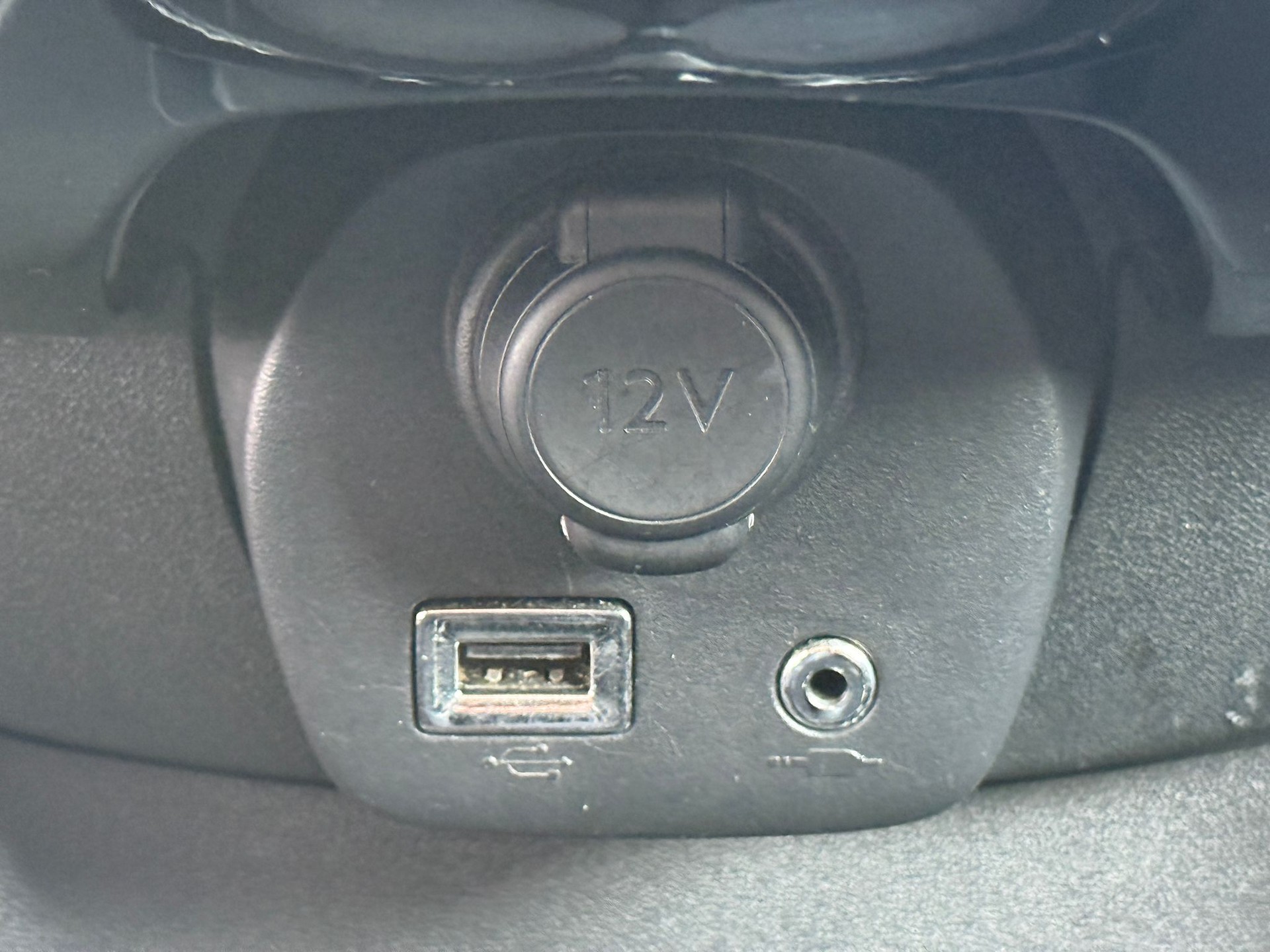 CITROEN C1 1.0 VTi Shine S/S-image-17