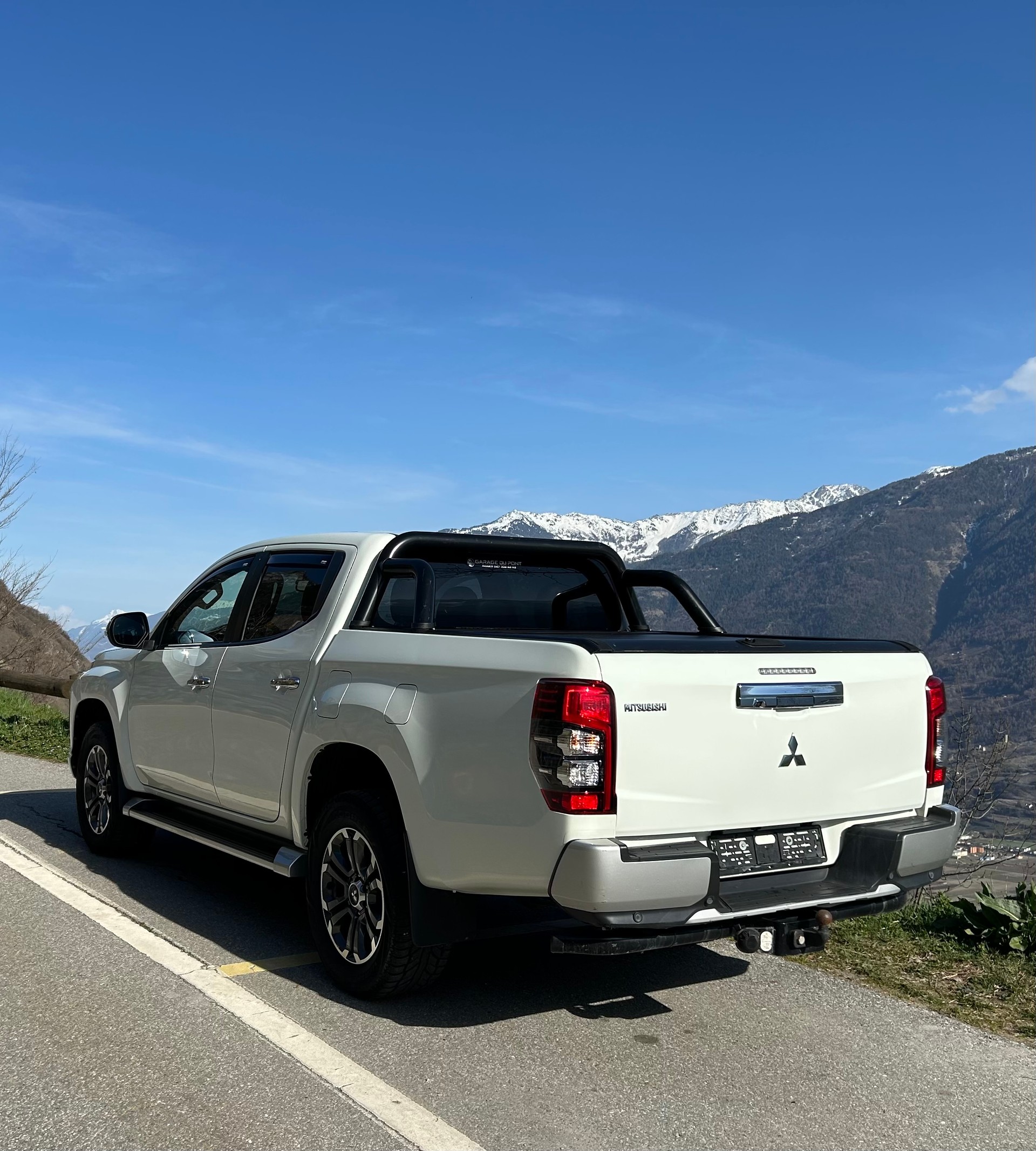 MITSUBISHI L 200 2.2 Diamond Double Cab Automat-image-2