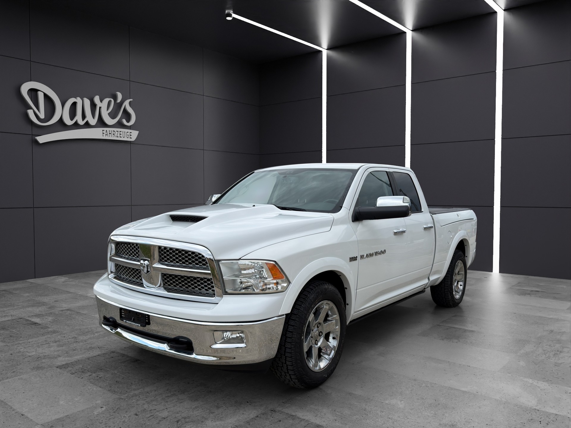 DODGE 1500 HEMI V8 Laramie 5.7-image-0