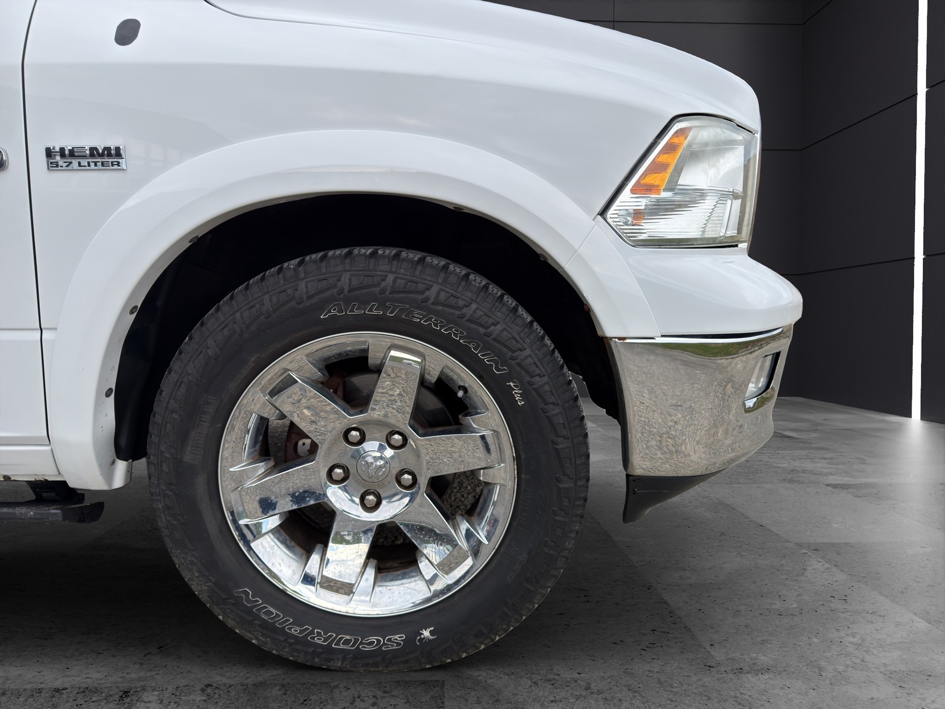DODGE 1500 HEMI V8 Laramie 5.7-image-8