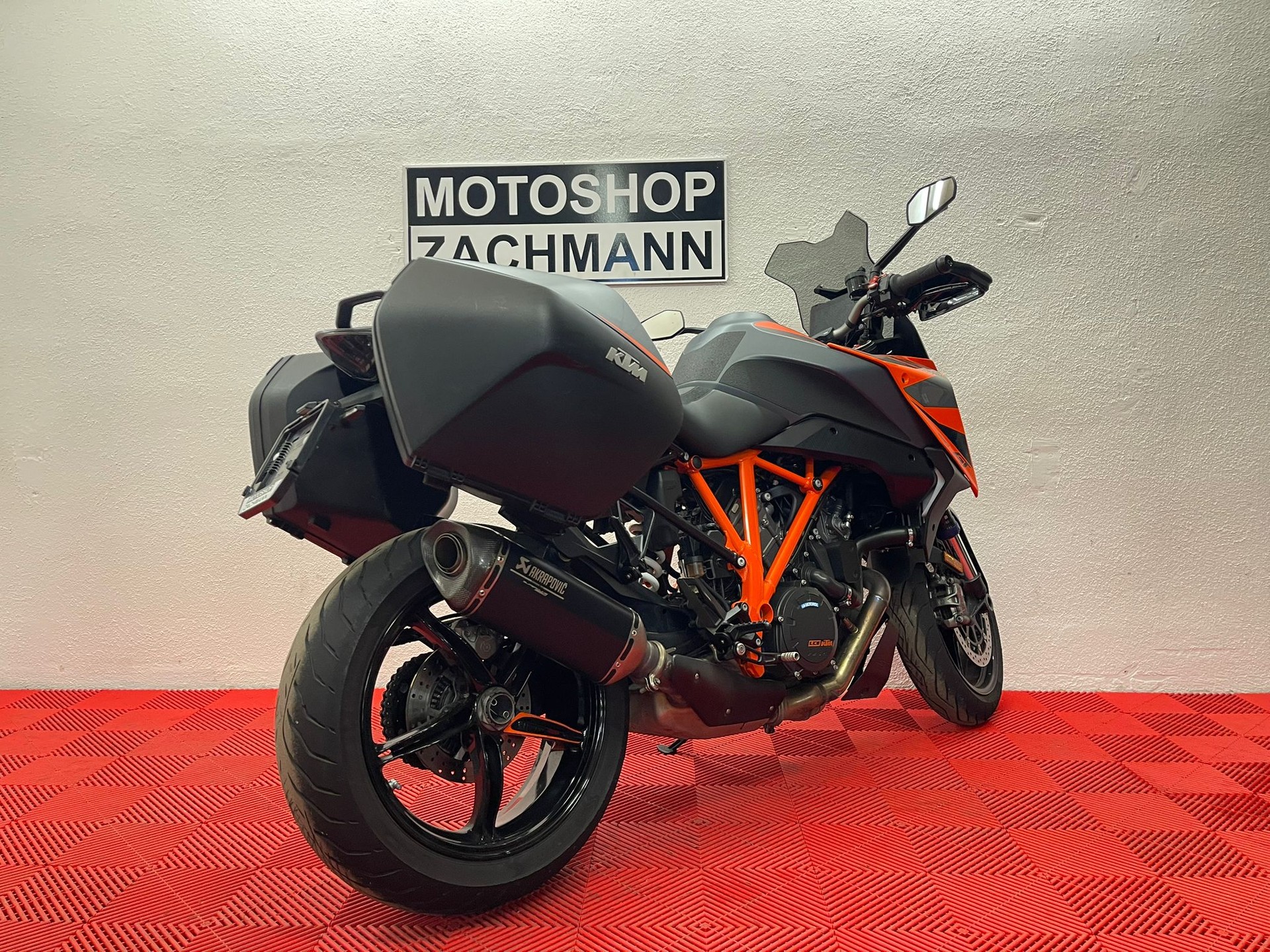 KTM 1290 Super Duke GT-image-5