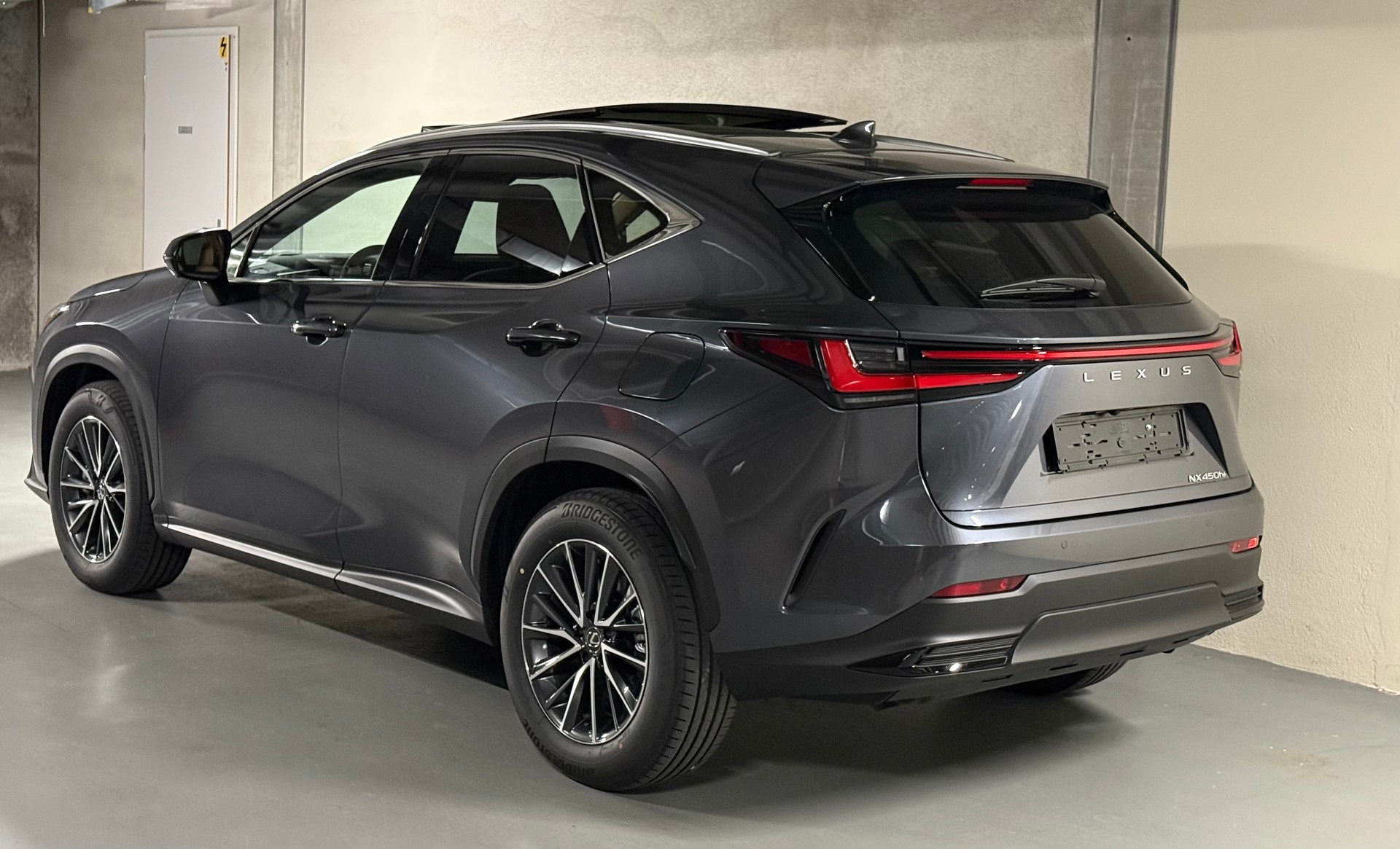 LEXUS NX 450h+ E-FOUR Comfort-image-4