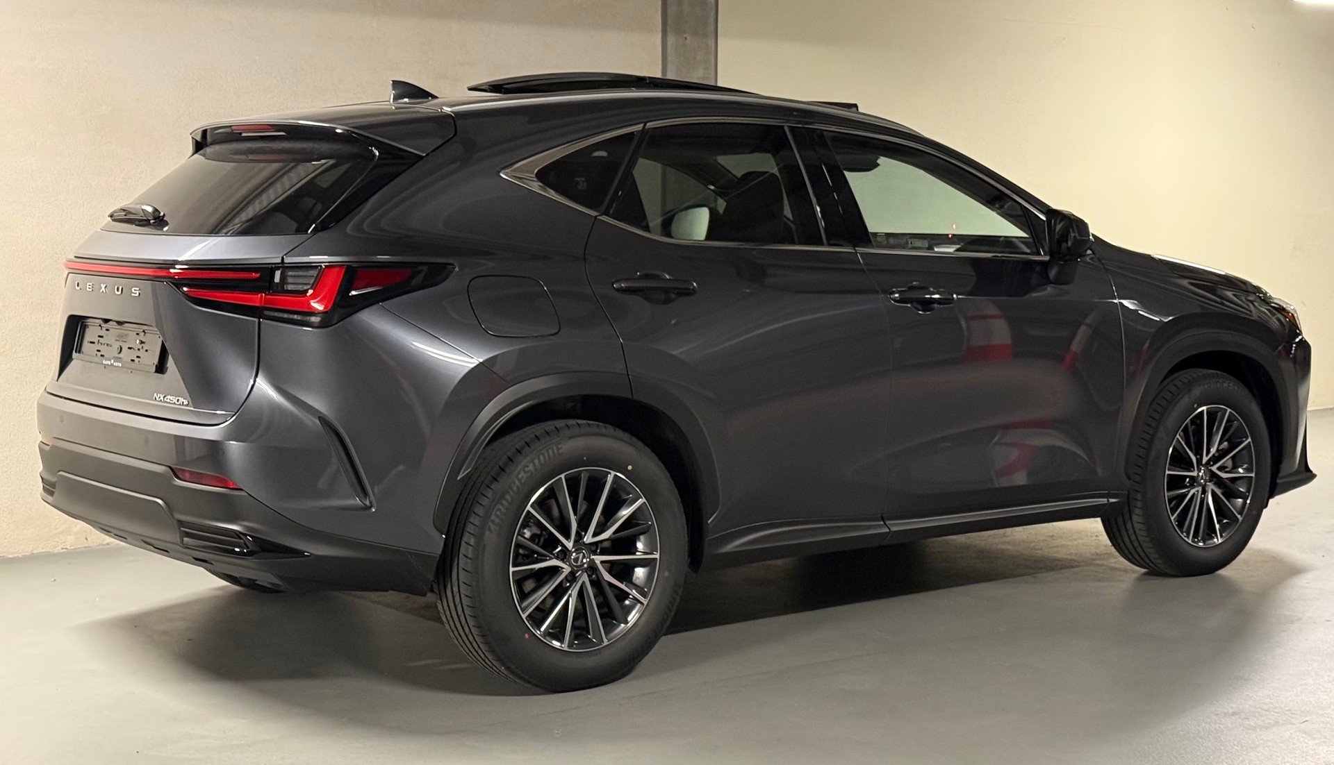 LEXUS NX 450h+ E-FOUR Comfort-showroom-element-3