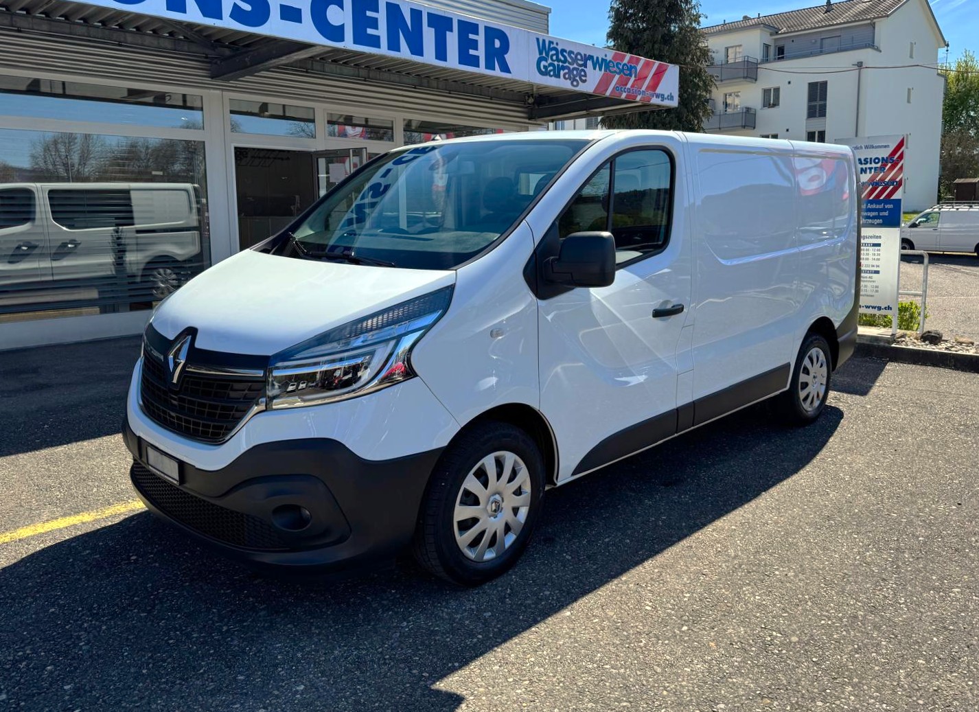 RENAULT Trafic Ene dCi120 2.0 Business L1H1-image-10