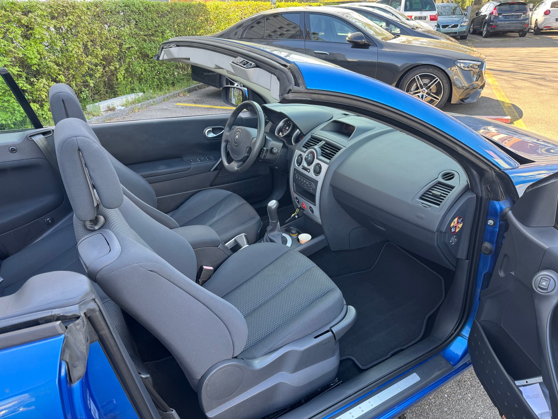 RENAULT Mégane C-C 2.0 16V Dynamique Confort-image-5