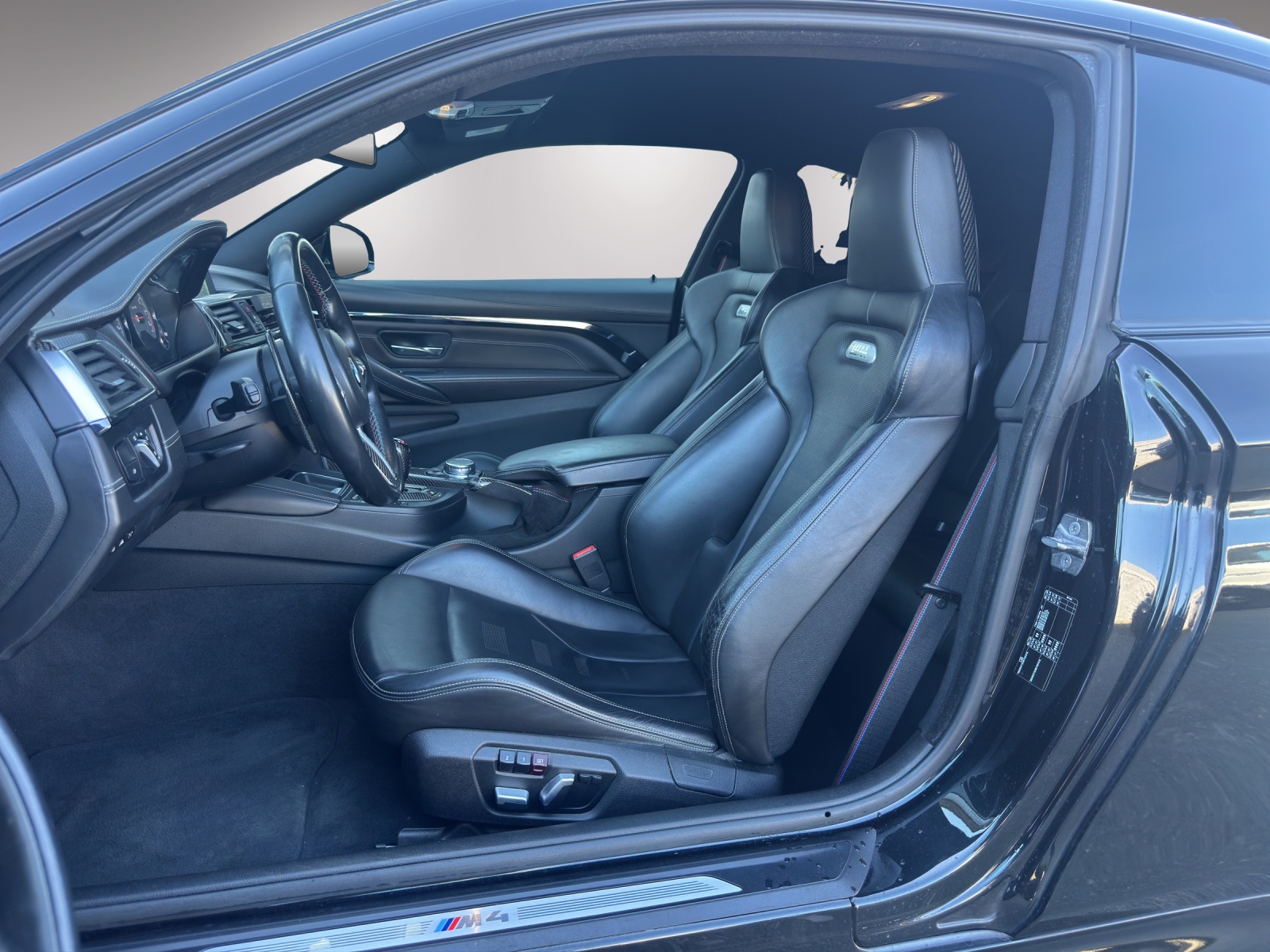 BMW M4 Coupé COMPETITION-image-10