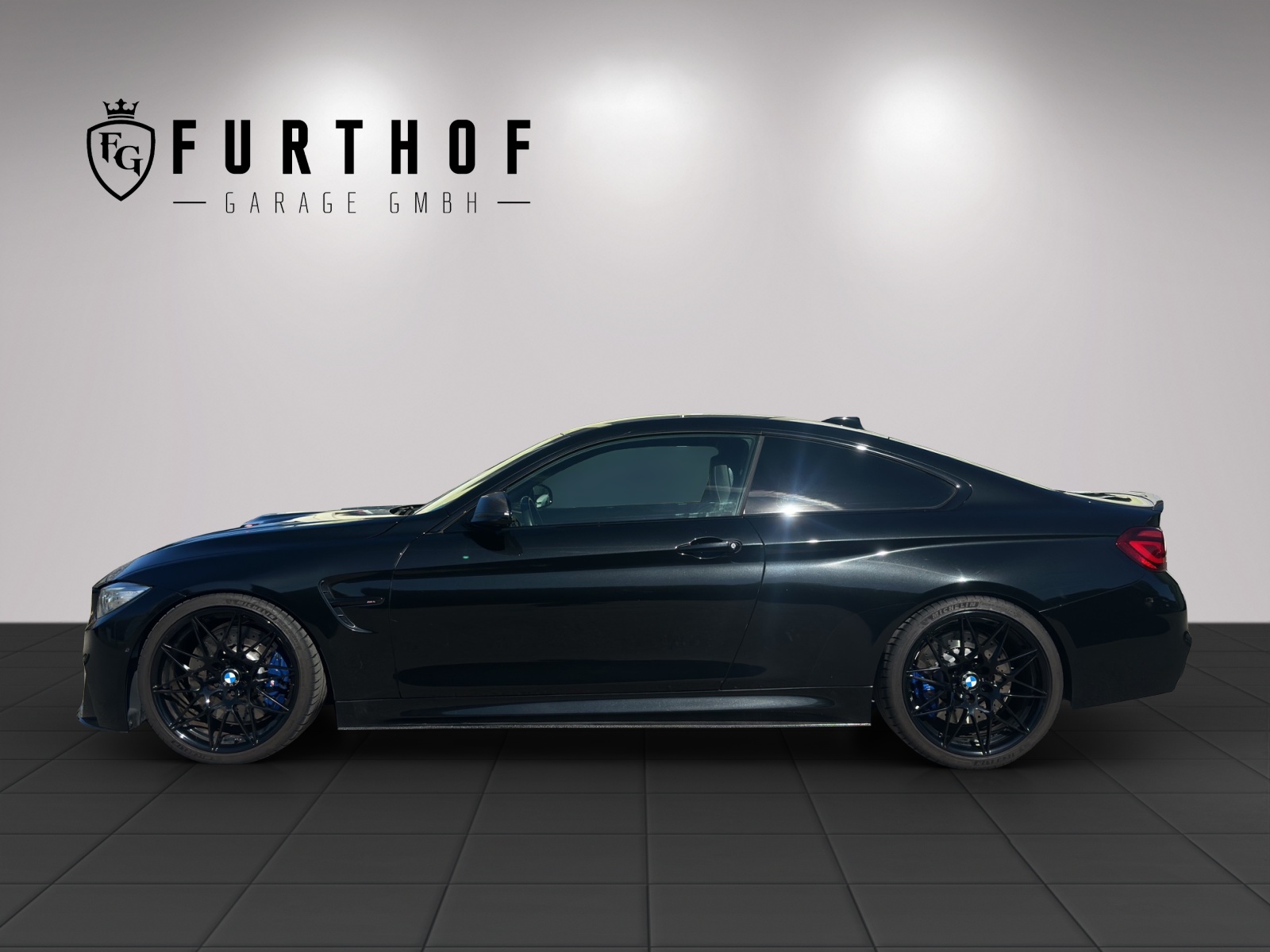 BMW M4 Coupé COMPETITION-showroom-element-2