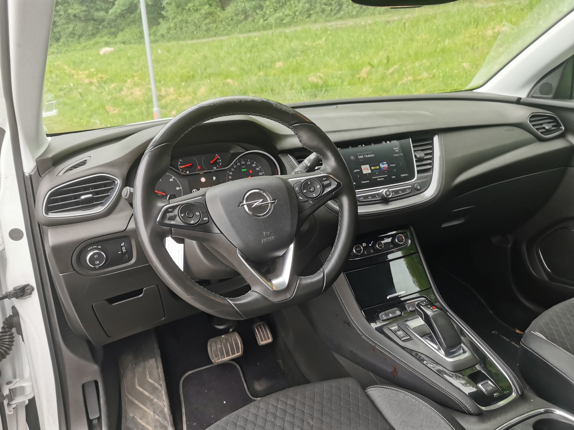 OPEL Grandland X 1.6 Hybrid4 Excellence Automatik-image-6