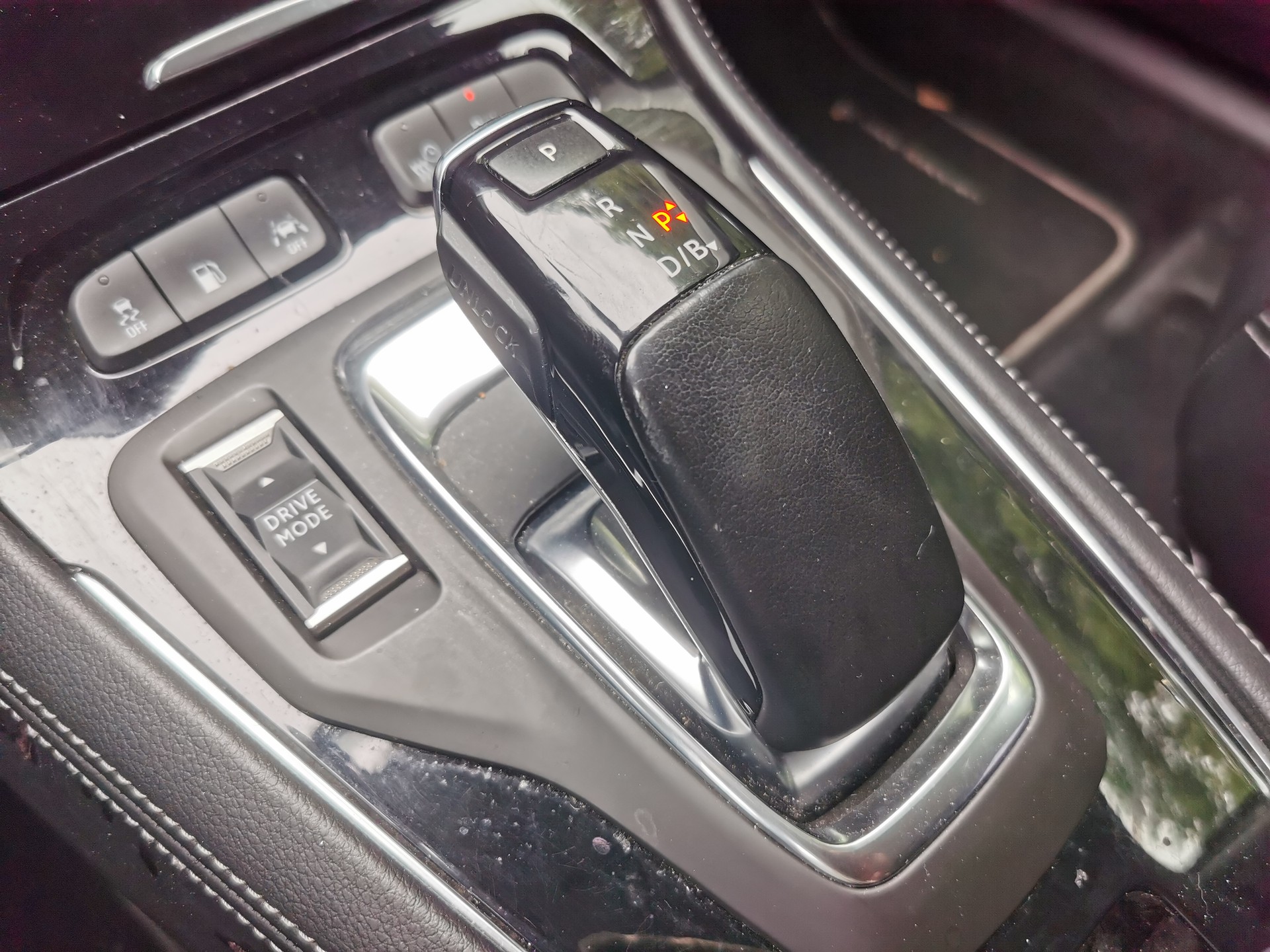 OPEL Grandland X 1.6 Hybrid4 Excellence Automatik-image-9