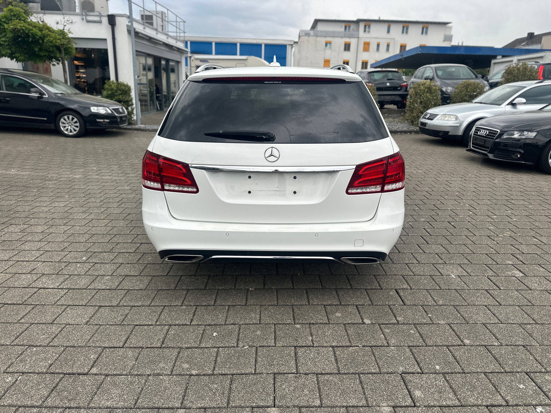 MERCEDES-BENZ E 220 CDI Avantgarde 7G-Tronic-image-18