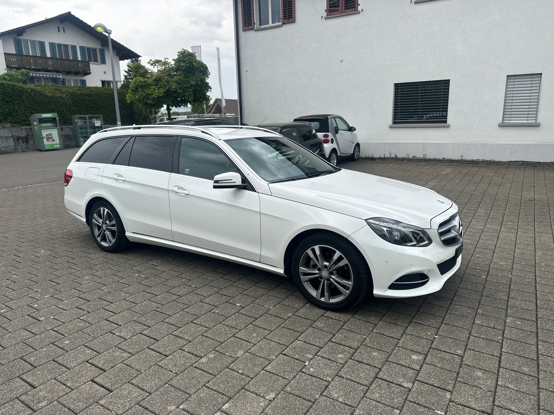 MERCEDES-BENZ E 220 CDI Avantgarde 7G-Tronic