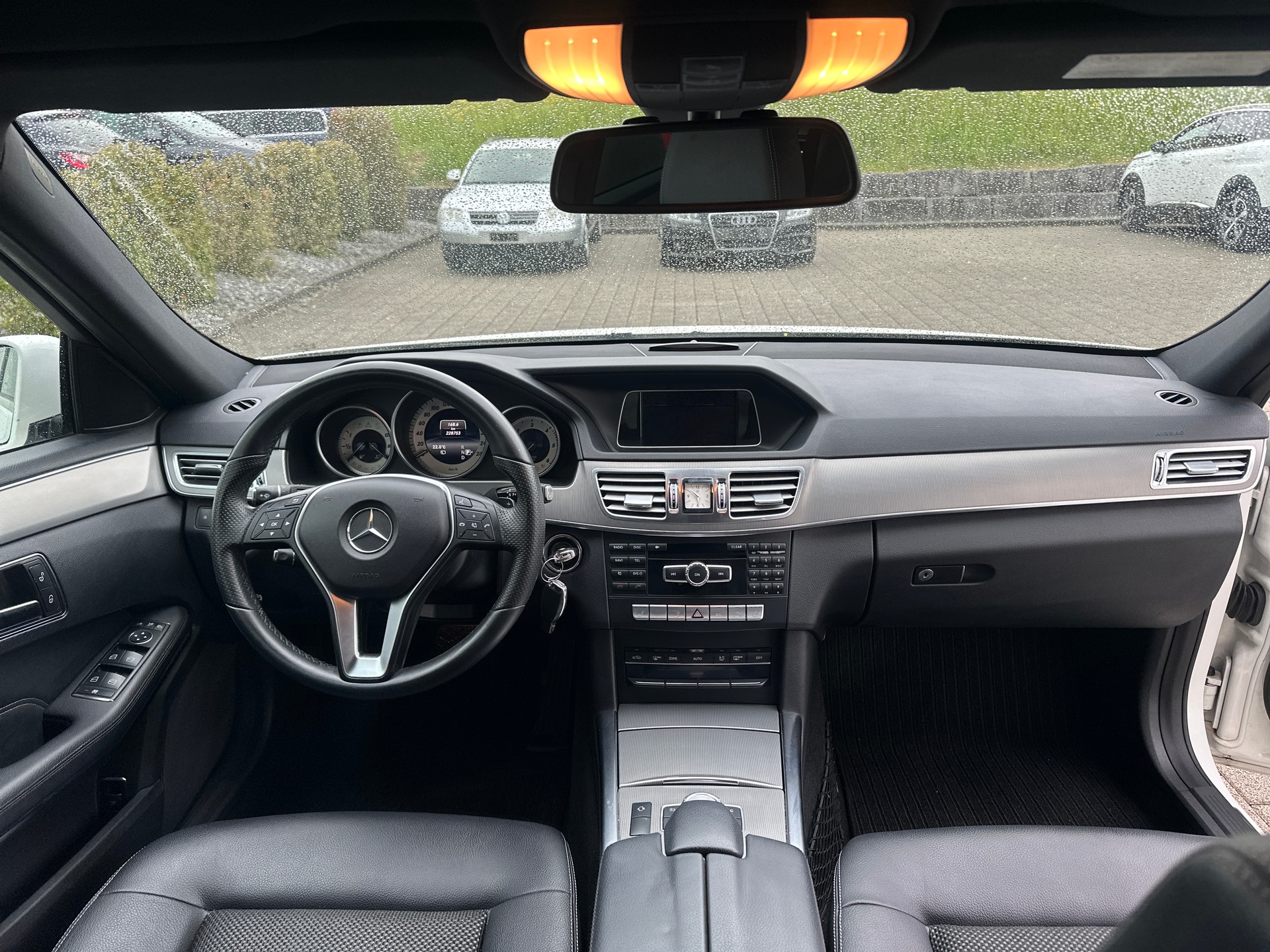 MERCEDES-BENZ E 220 CDI Avantgarde 7G-Tronic-image-5
