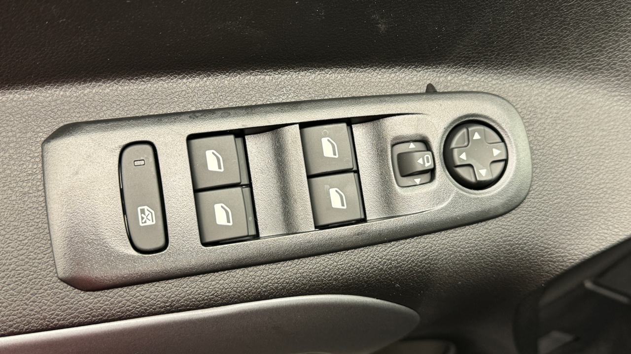 OPEL Combo XL 1.5 GS-image-8