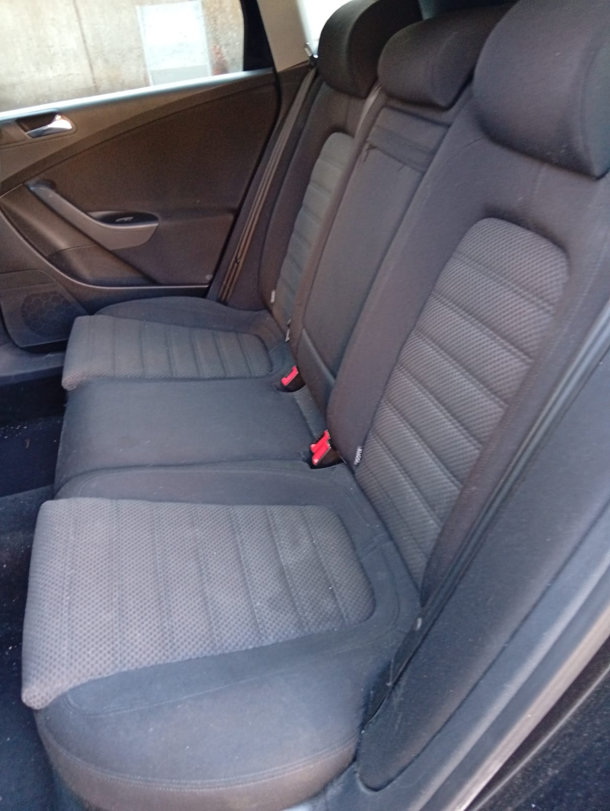VW Passat Variant 2.0 FSI Trendline 4Motion-image-7