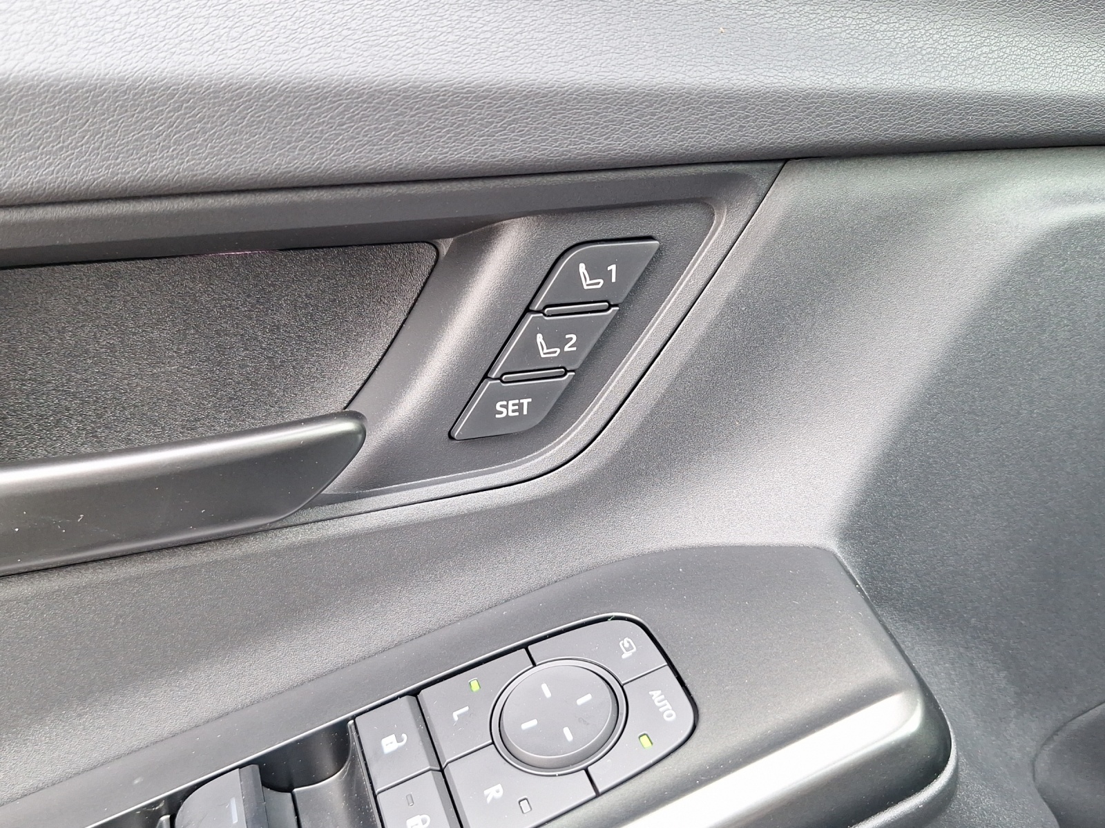 TOYOTA bZ4X Touring Premium AWD-image-13
