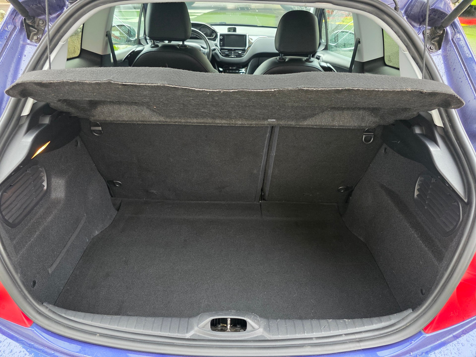PEUGEOT 208 1.6 VTI Allure-image-11