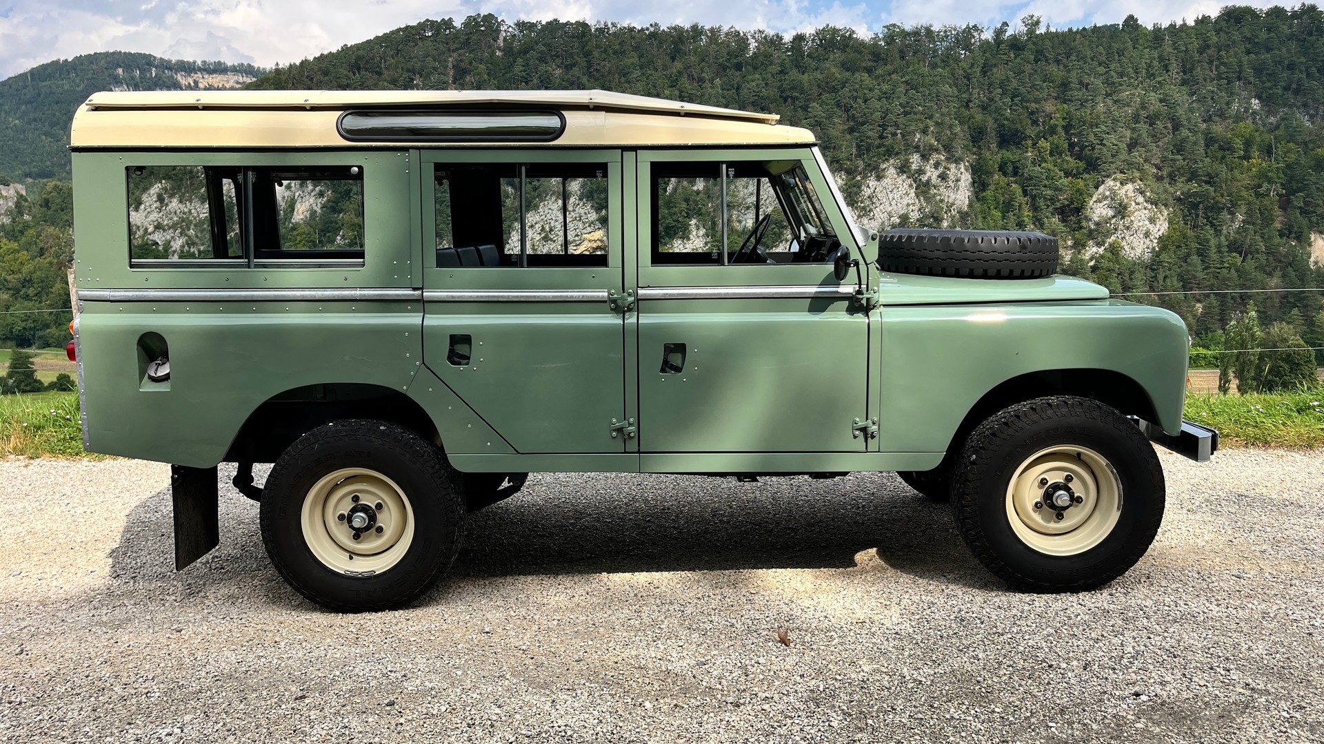 LAND ROVER Serie IIa 2.6 lt. Station Wagon-image-4