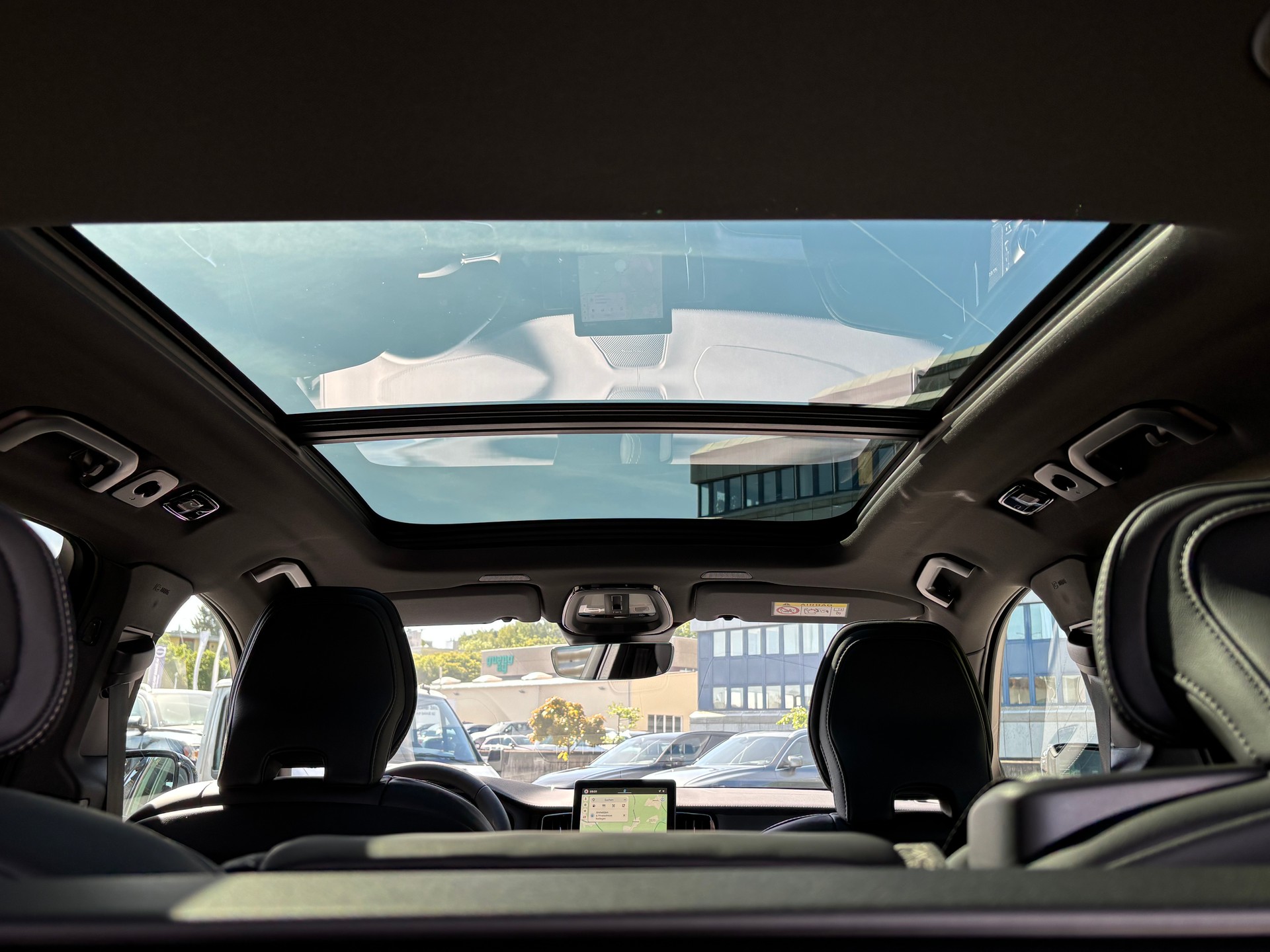 VOLVO XC60 2.0 B5 MH Black Edition AWD-image-10