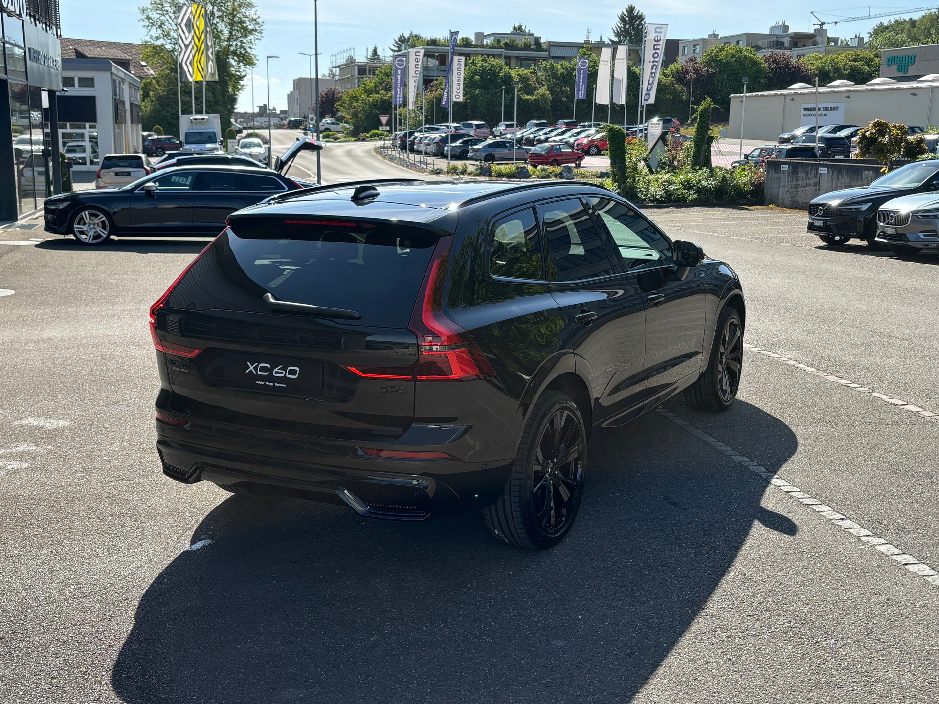 VOLVO XC60 2.0 B5 MH Black Edition AWD-image-5
