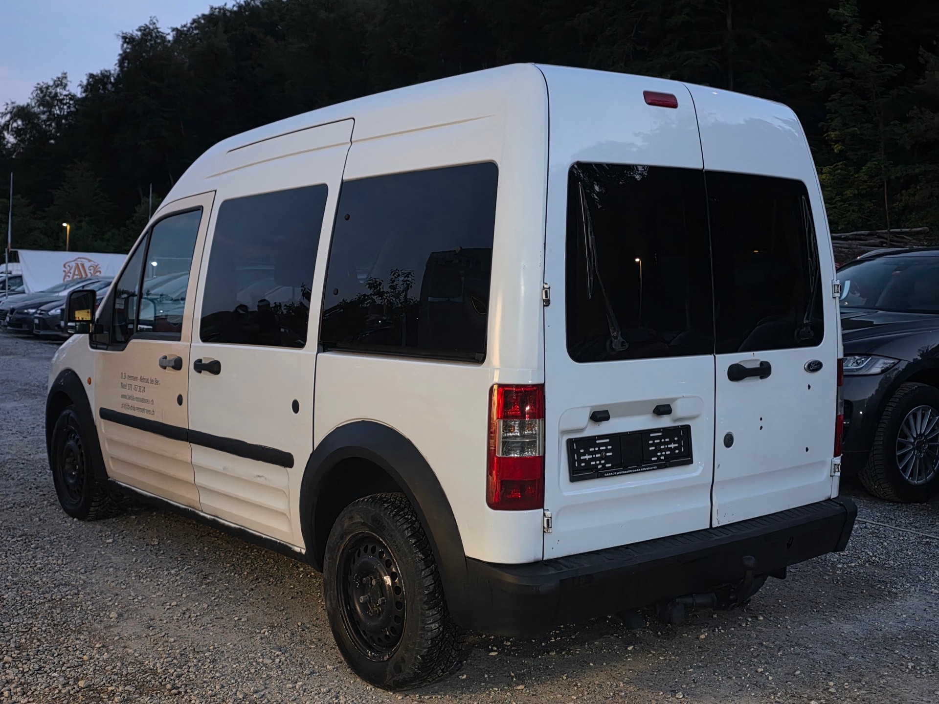 FORD Tourneo Connect Plus 1.8 TDCi *** Frisch ab MFK / Frisch Service / Gratis Lieferung / Garantie ***-showroom-element-2