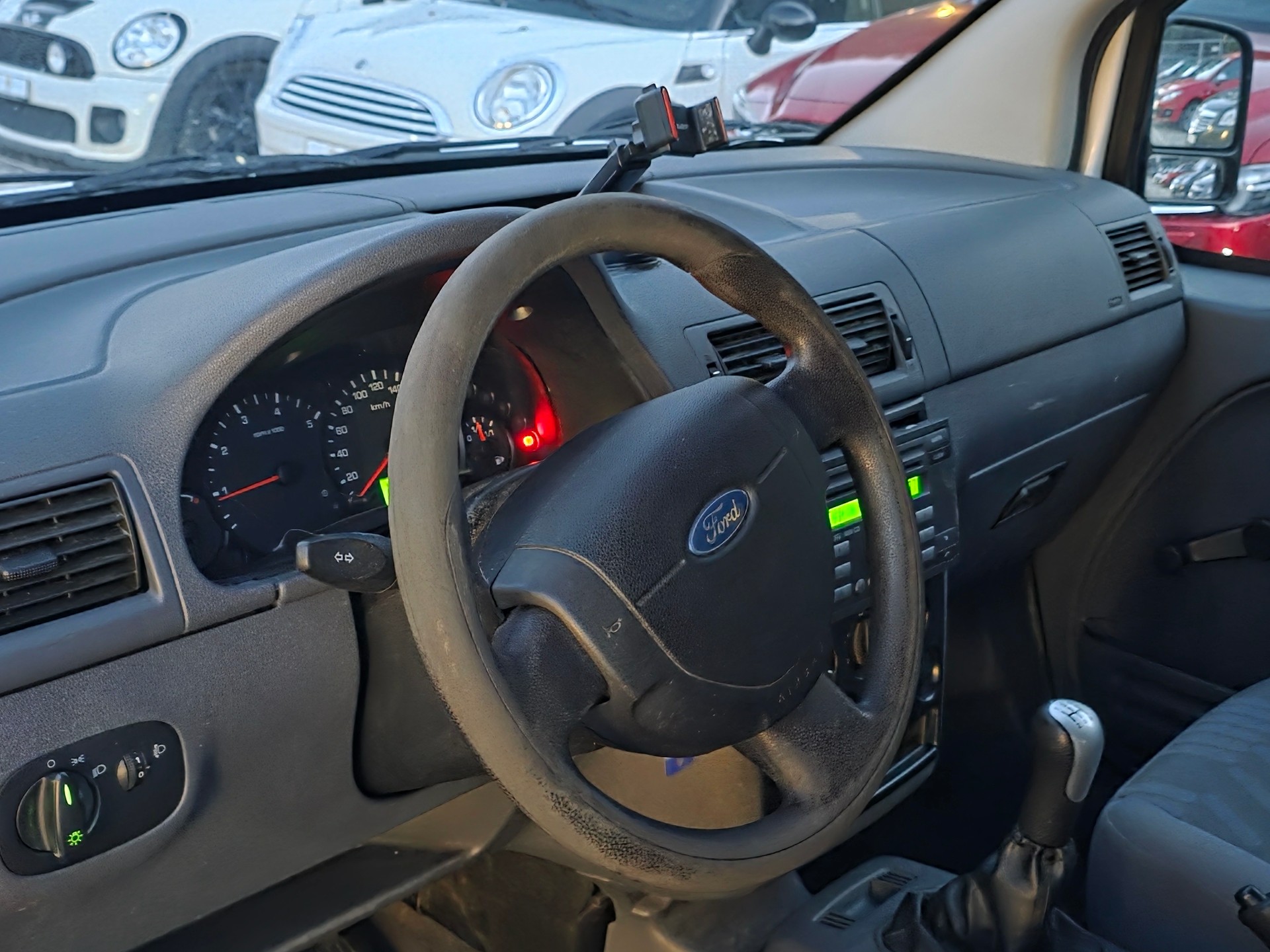 FORD Tourneo Connect Plus 1.8 TDCi *** Frisch ab MFK / Frisch Service / Gratis Lieferung / Garantie ***-image-11
