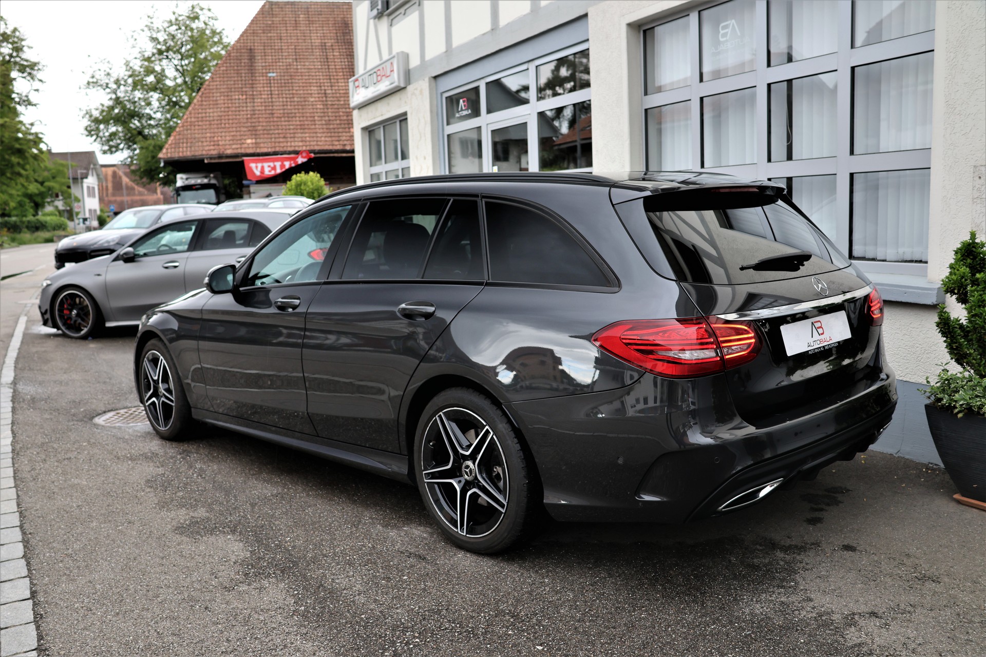 MERCEDES-BENZ C 220 d Swiss Star AMG Line 4M 9G-Tronic (CH)-showroom-element-2