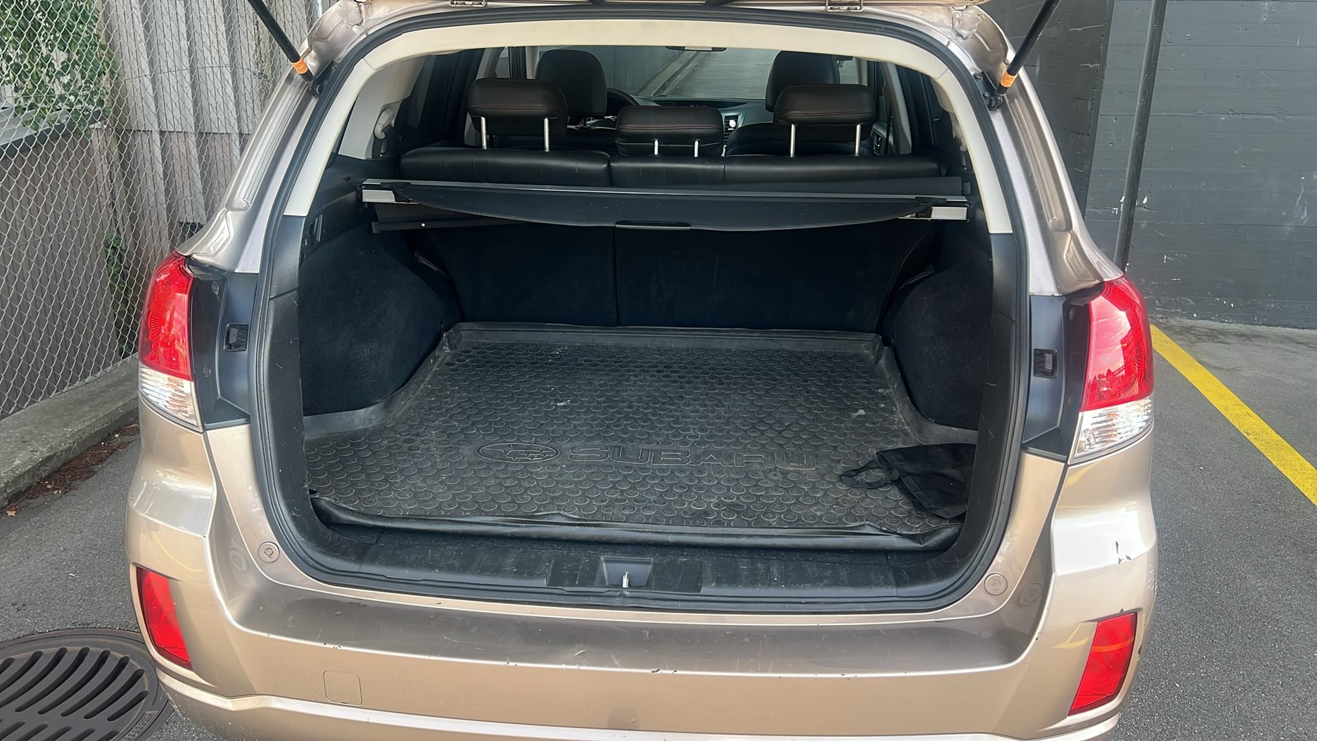 SUBARU Outback 2.0D Swiss Classic AWD Lineartronic-image-16