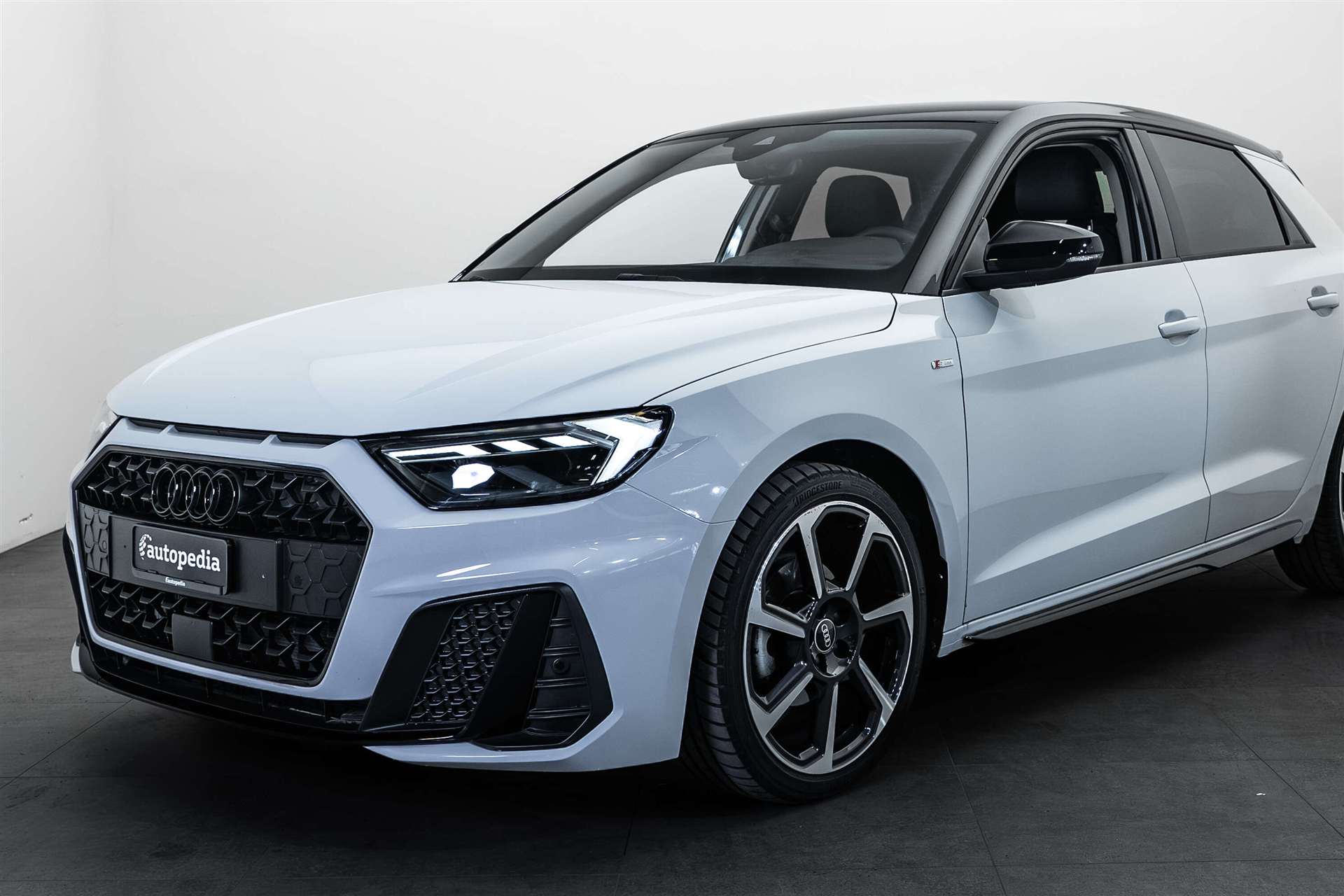 AUDI AUDI A1 Sportback 30 TFSi S-Line Black-Edition S-Tronic Automat-showroom-element-1