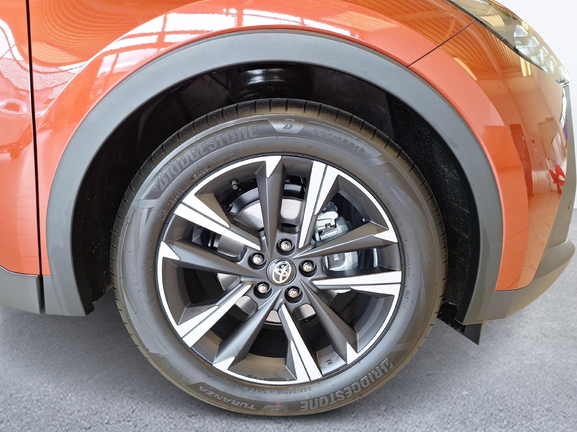 TOYOTA C-HR 1.8 HEV Swiss Edition-image-15