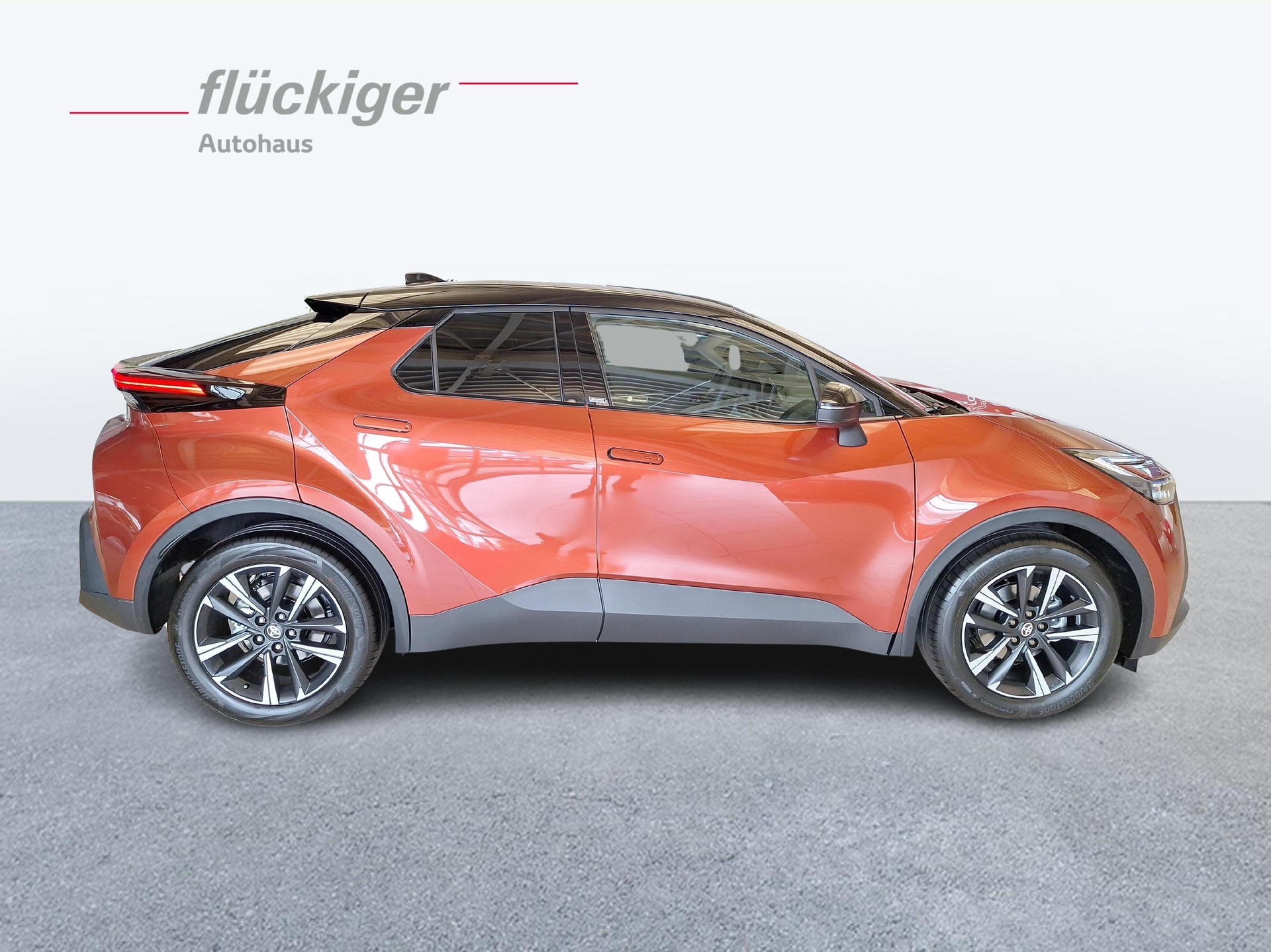 TOYOTA C-HR 1.8 HEV Swiss Edition-showroom-element-3