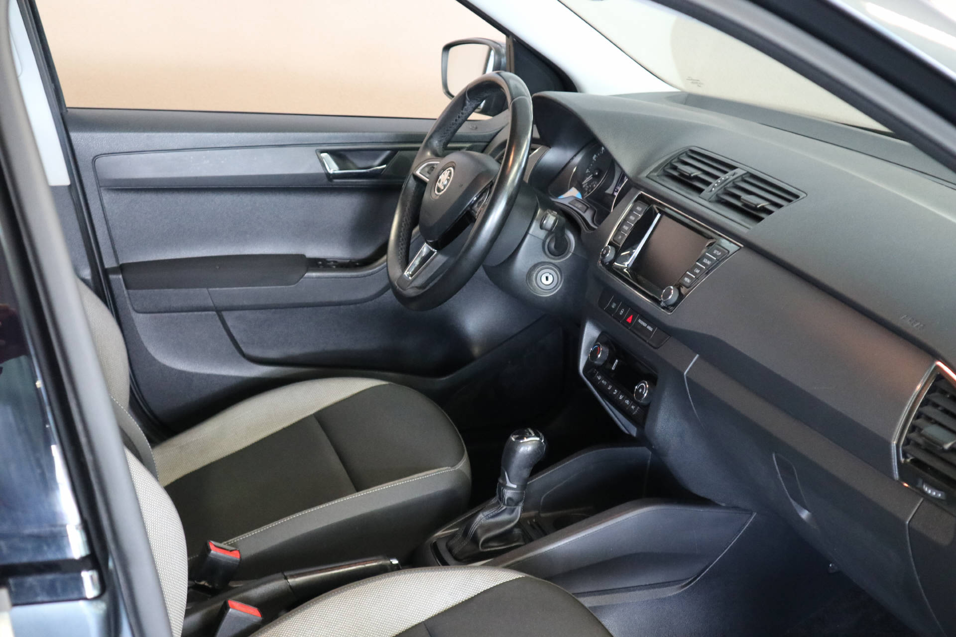 SKODA Fabia 1.0 TSI Ambition DSG-image-7