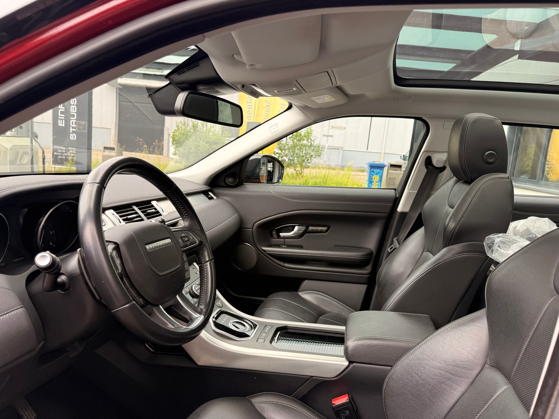LAND ROVER Range Rover Evoque 2.0 TD4 SE Dynamic AT9-image-13