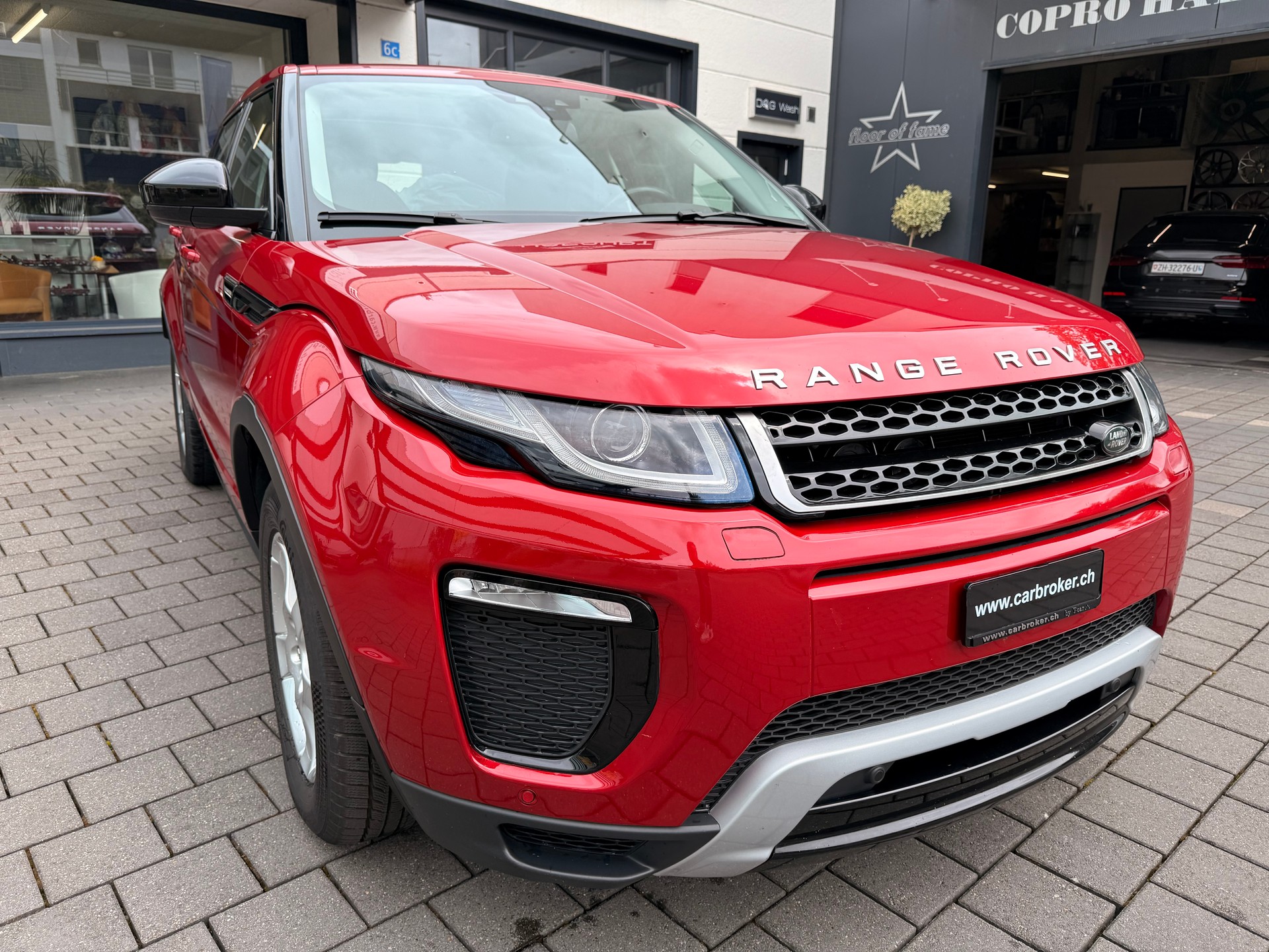 LAND ROVER Range Rover Evoque 2.0 TD4 SE Dynamic AT9-image-5