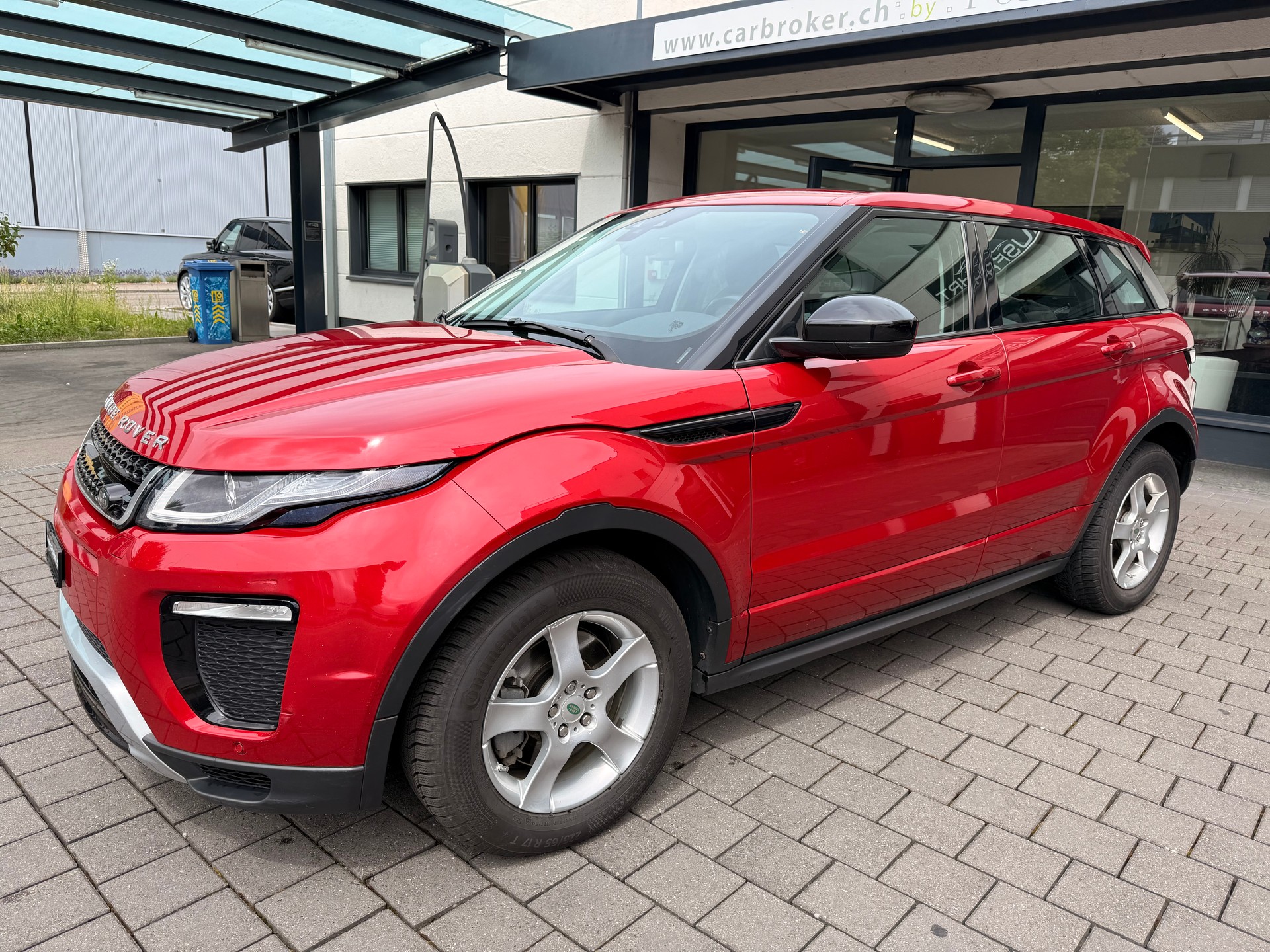 LAND ROVER Range Rover Evoque 2.0 TD4 SE Dynamic AT9-image-1