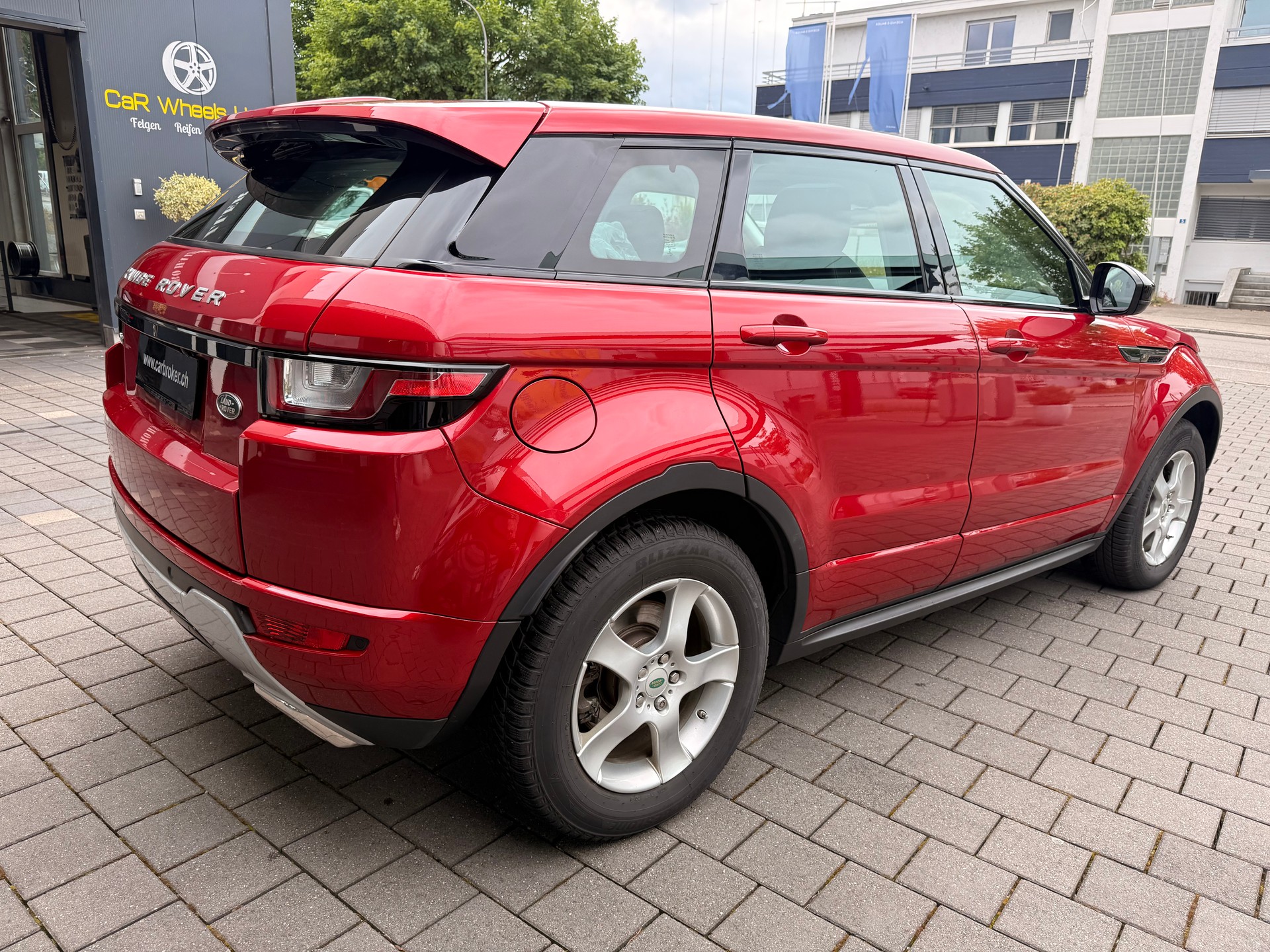 LAND ROVER Range Rover Evoque 2.0 TD4 SE Dynamic AT9-image-8