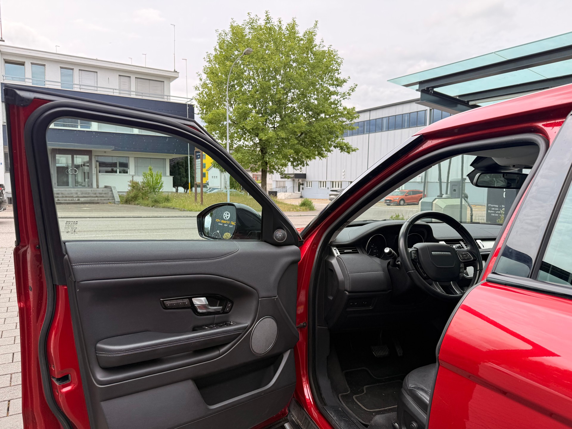 LAND ROVER Range Rover Evoque 2.0 TD4 SE Dynamic AT9-image-12