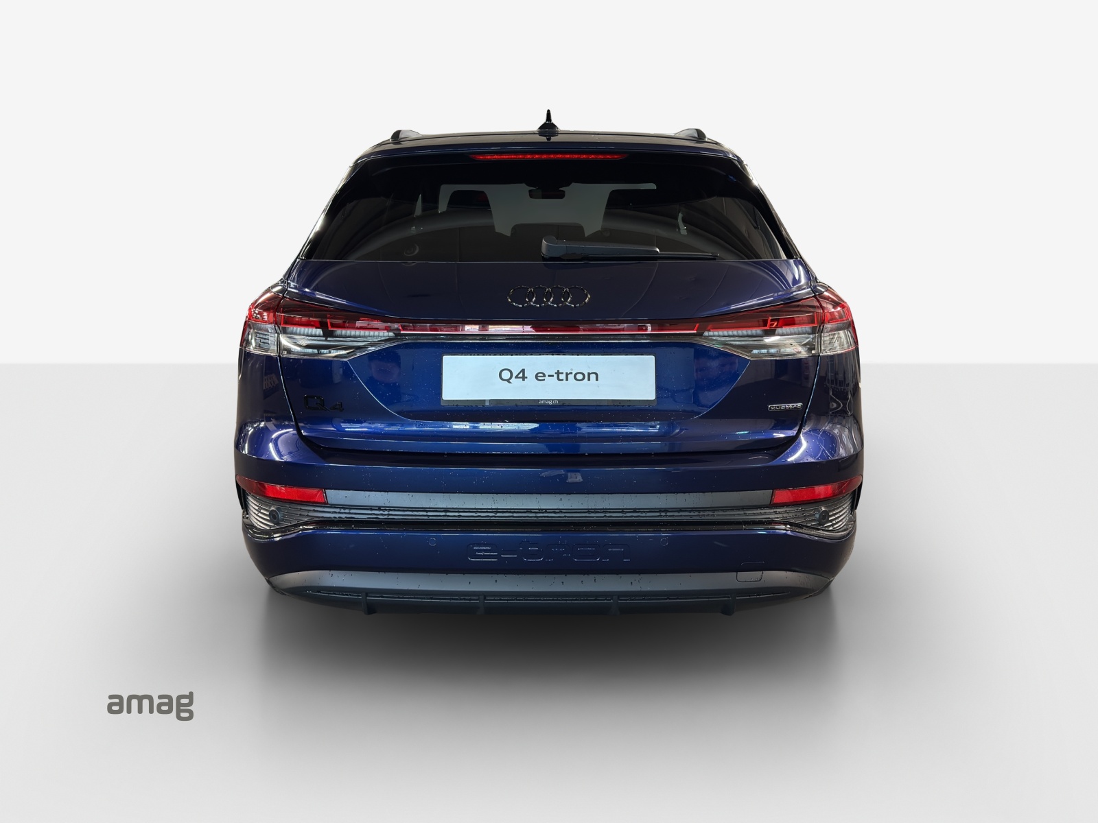 AUDI Q4 e-tron 45 Attraction quattro-showroom-element-3