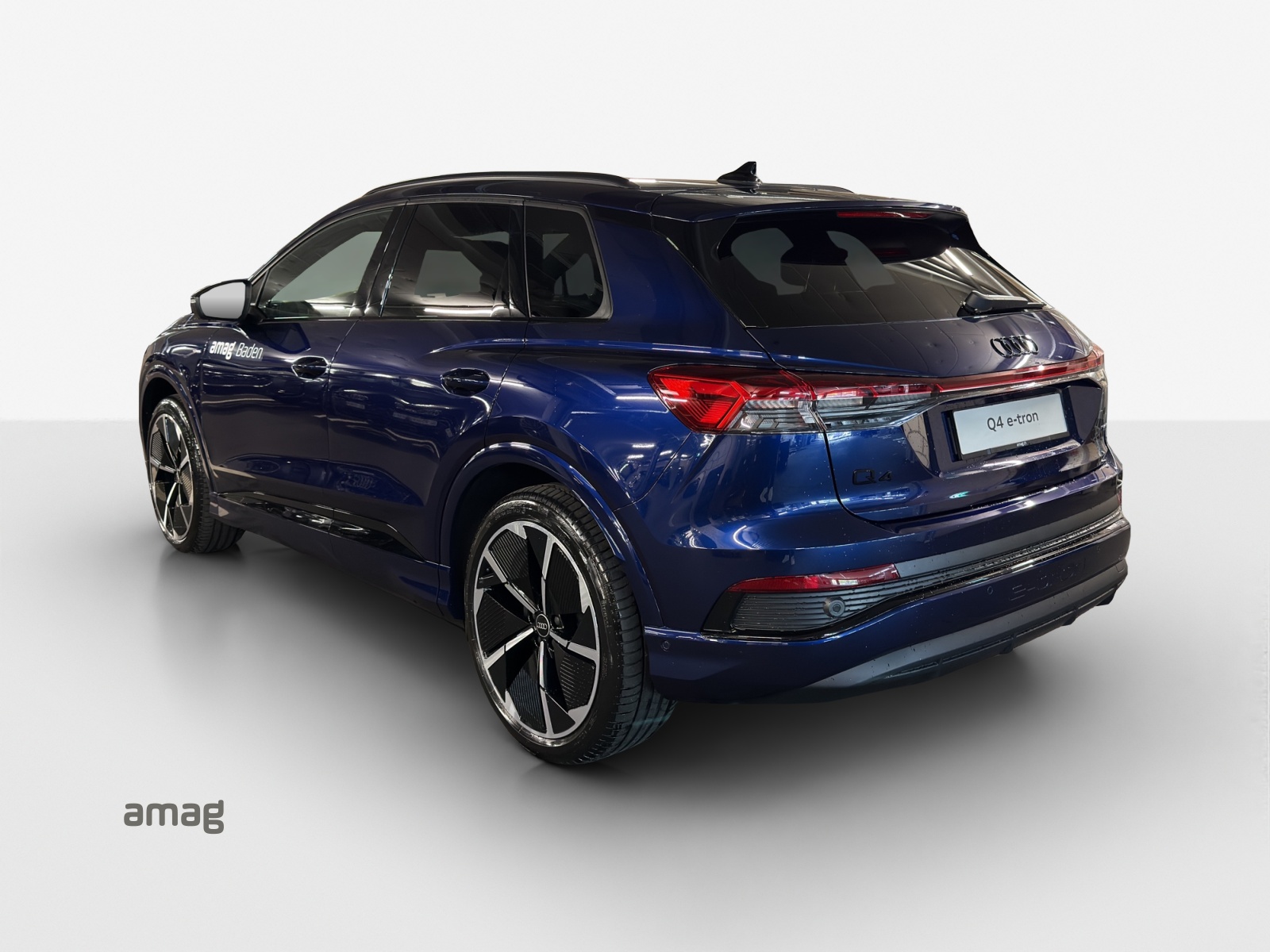 AUDI Q4 e-tron 45 Attraction quattro-showroom-element-2