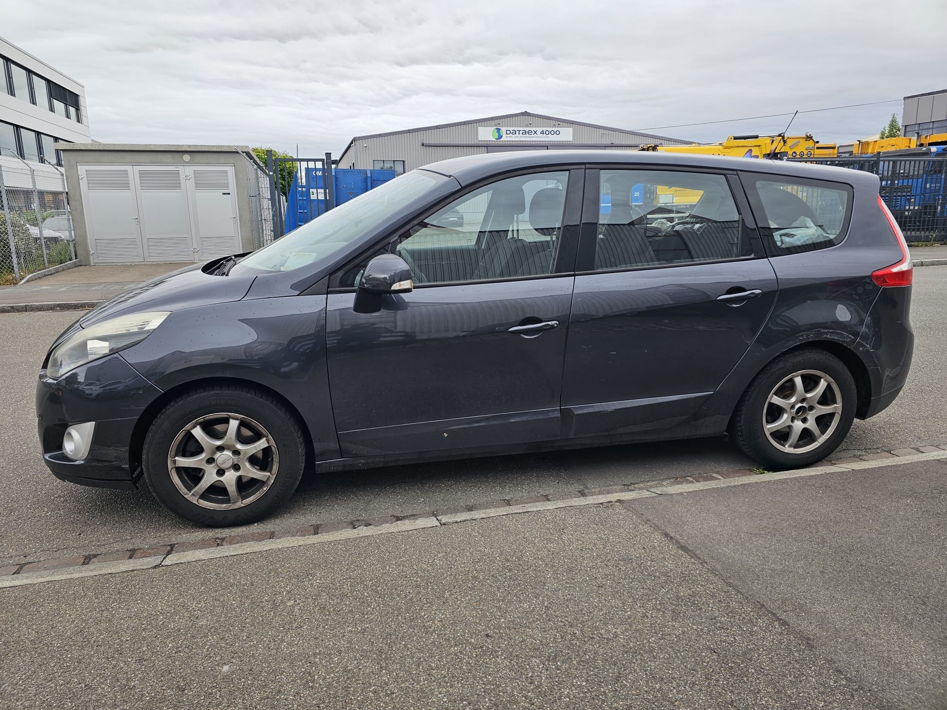 RENAULT Grand Scénic 1.4 16V Turbo Expression-image-5