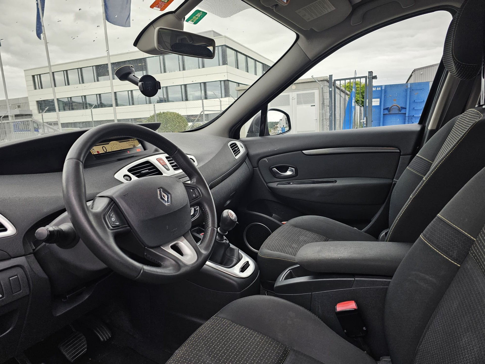 RENAULT Grand Scénic 1.4 16V Turbo Expression-image-7